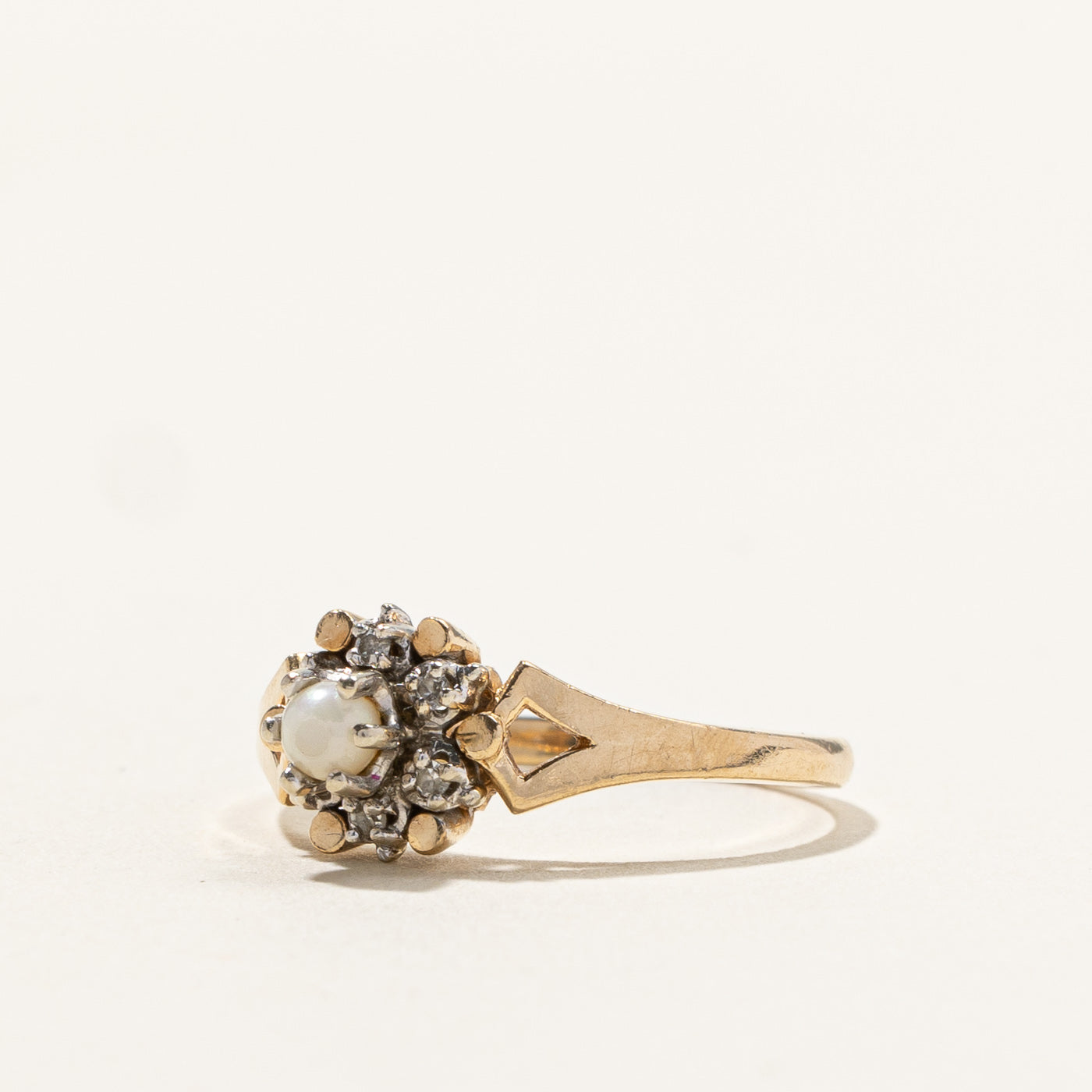 Pearl & Diamond Cocktail Ring | 0.03ctw | SZ 5.5 |