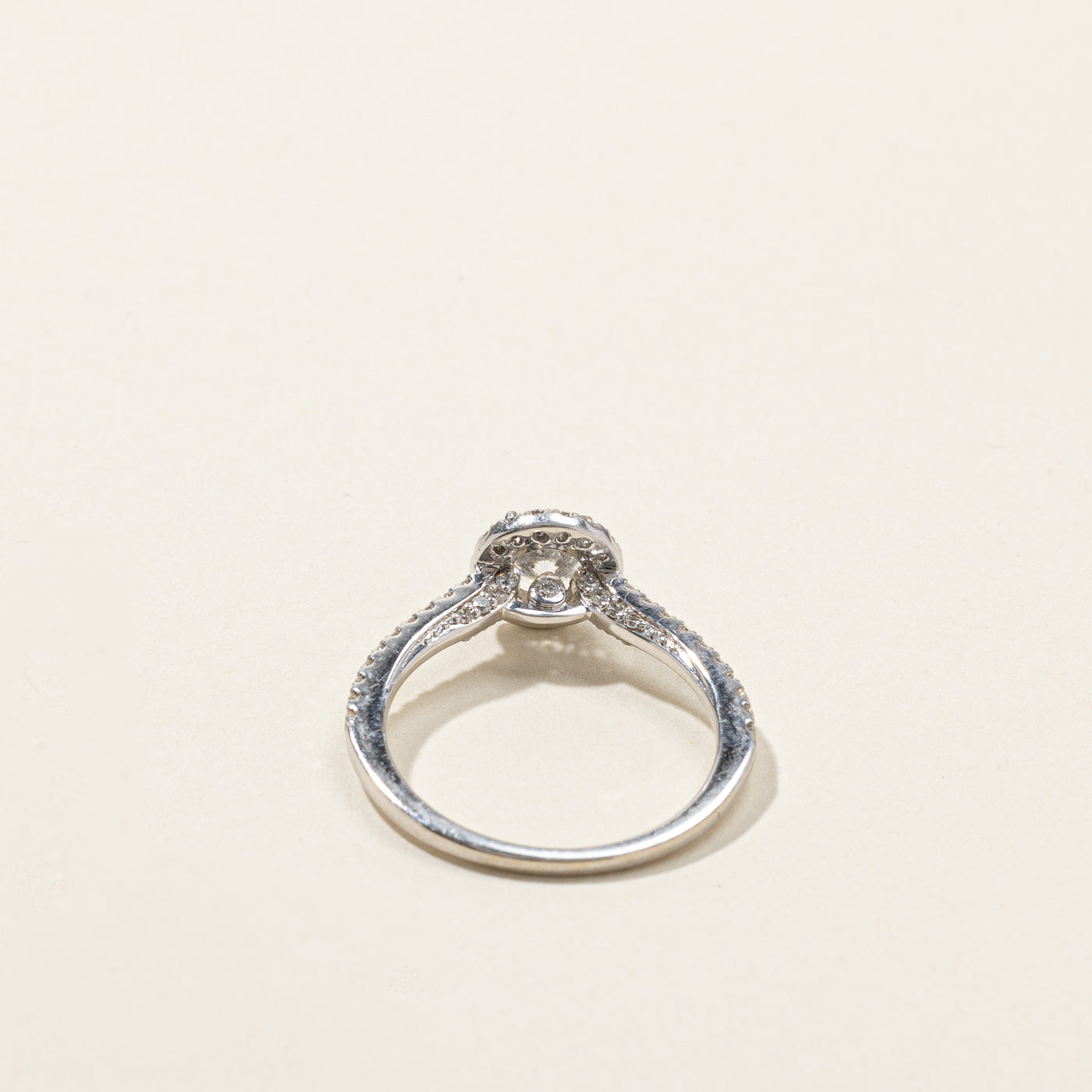 Halo Diamond Engagement Ring | 0.92ctw | SZ 6 |