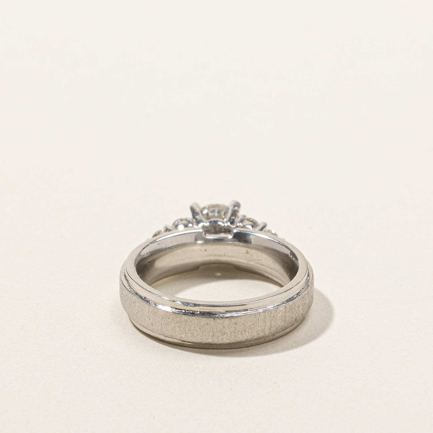 Cluster Diamond Engagement Ring | 0.84ctw SI1 H/I | SZ 4.5 |
