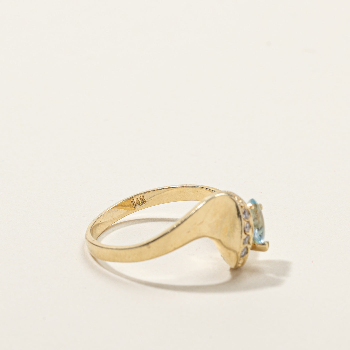 Topaz & Diamond Ring | 042ct | 0.04ctw | SZ 7.5 |