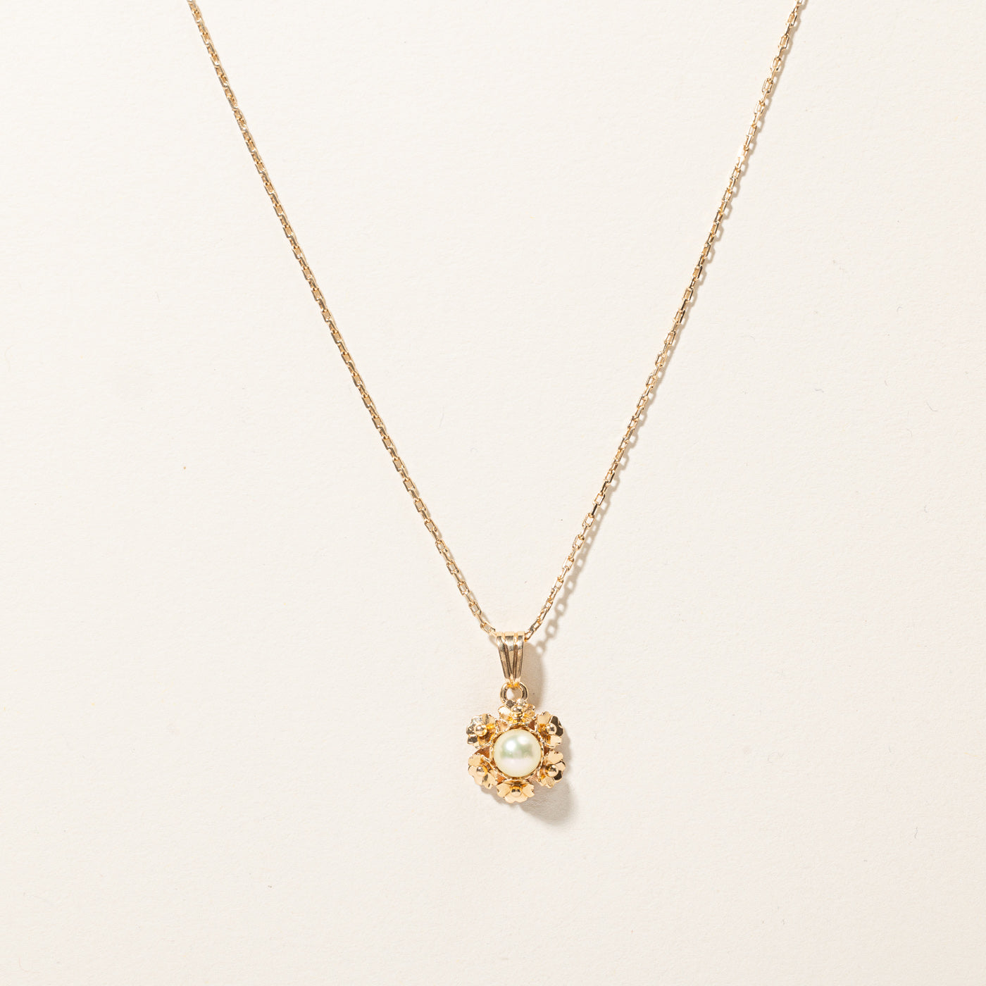 Pearl Pendant Necklace | 20"|