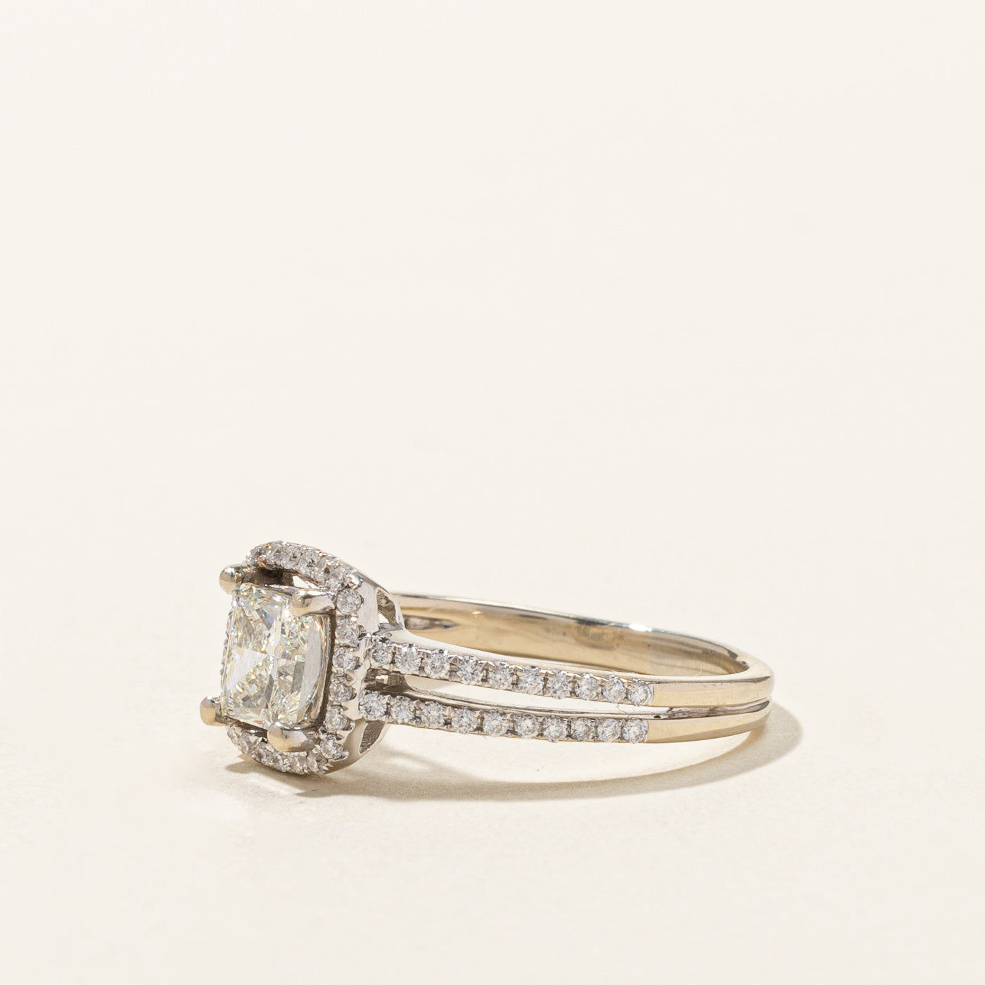 Halo Diamond Engagement Ring | 1.34ctw SI1 I/J | SZ 8 |