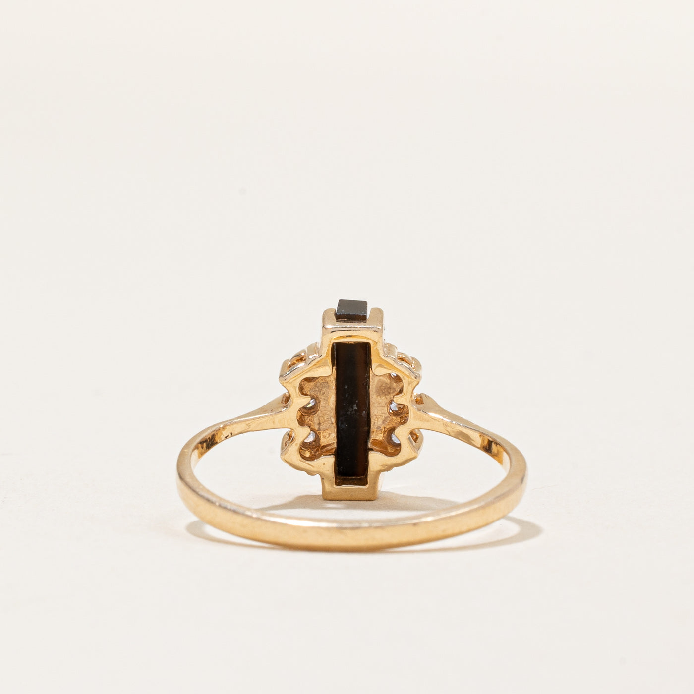 Bague en onyx et diamants | 0,50 ct, 0,12 ct au total | Taille 8,5 |