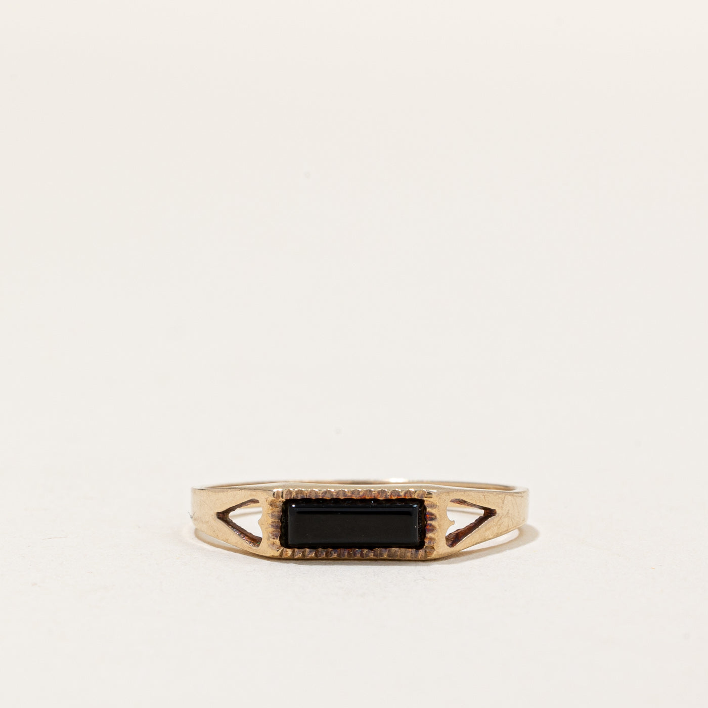 Bague en onyx de Londres 1990 | 0,50 ct | Taille 7,75 |