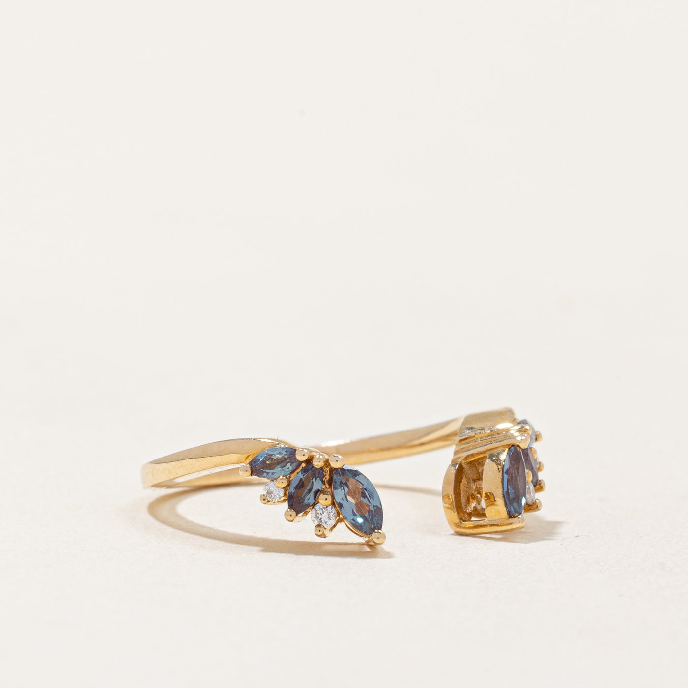 Bague en alexandrite synthétique et diamants naturels | 0,20 ct, 0,03 ct | Taille 4,75 |
