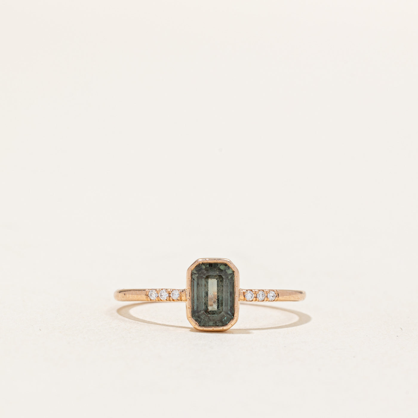 Bague saphir et diamants | 0,30 ct, 0,01 ct au total | Taille 5,75 |