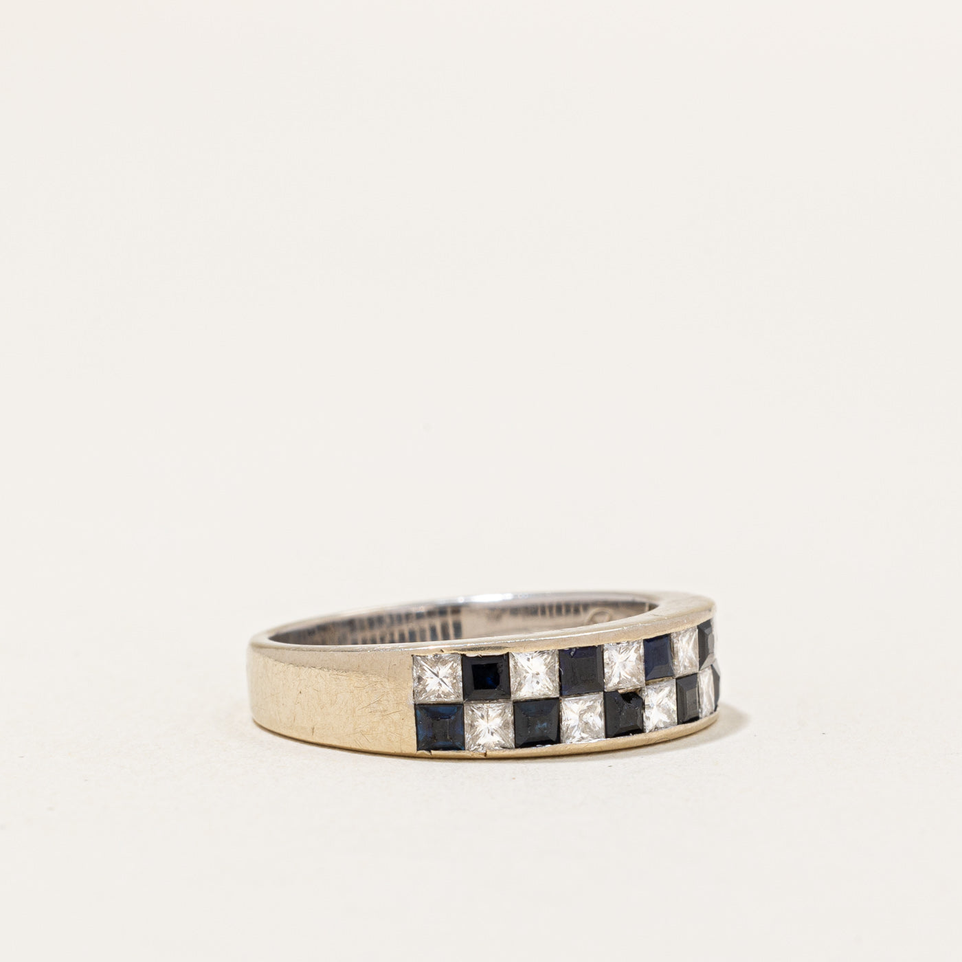 Bague en diamant et saphir | 0,32 ct, 0,30 ct | Taille 6 |