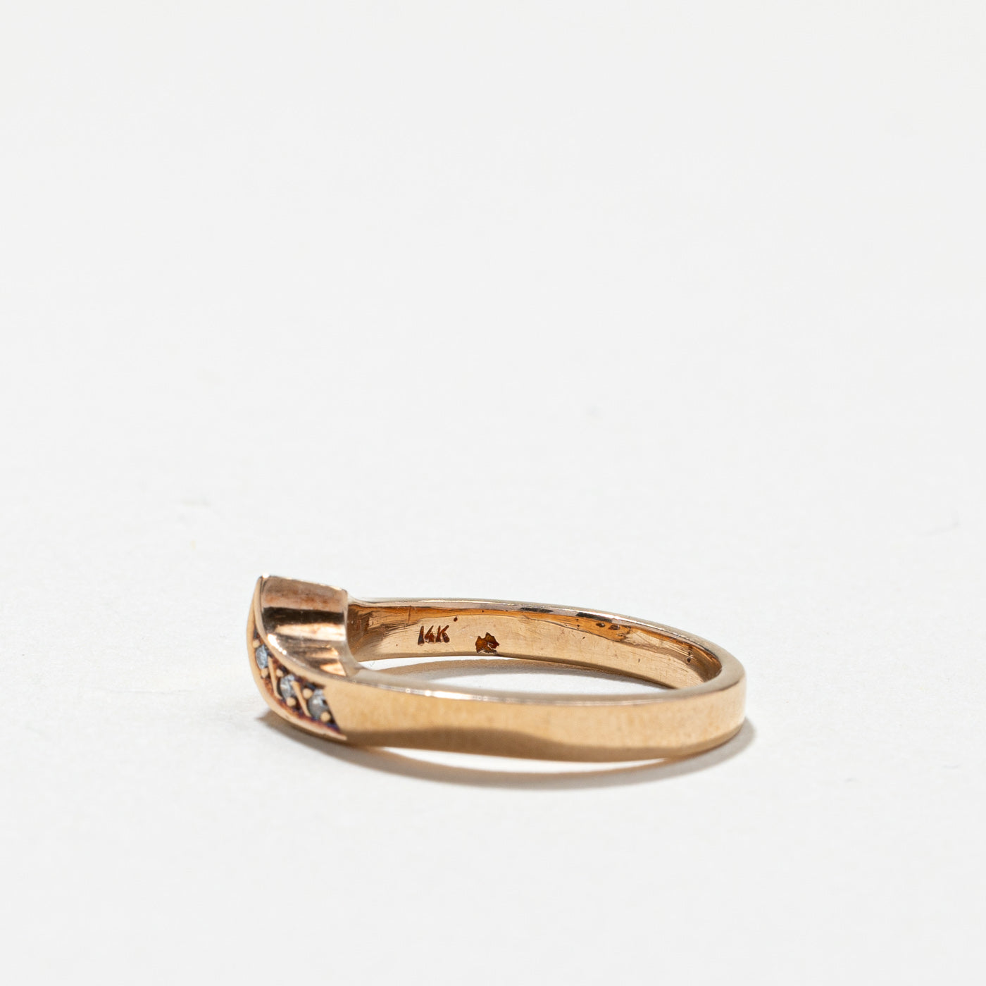 Diamond Chevron Ring | 0.03ctw | SZ 4.5 |