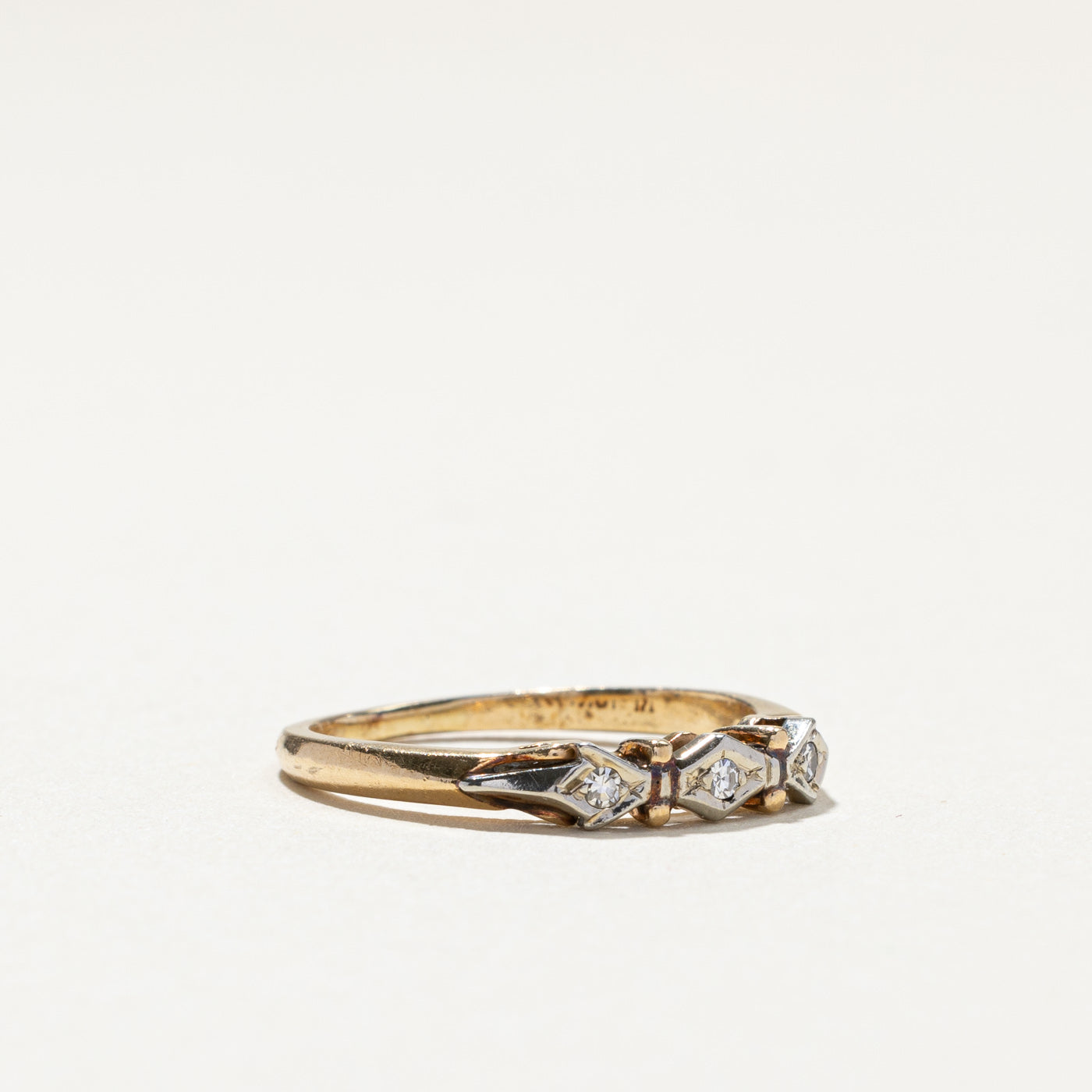 Bague trois diamants | 0,03 ct au total | Taille 5,5 |