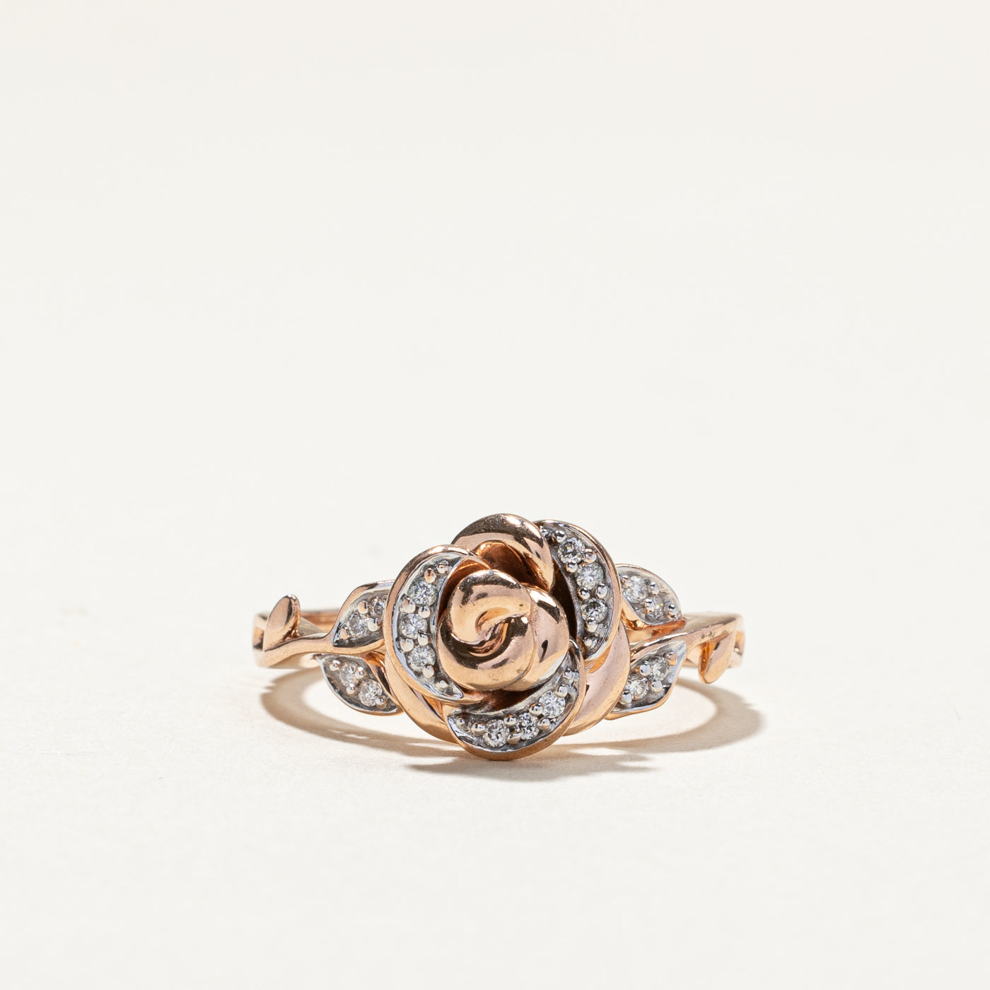 Bague en or et diamants à motif floral | 0,10 ct | Taille 7 |