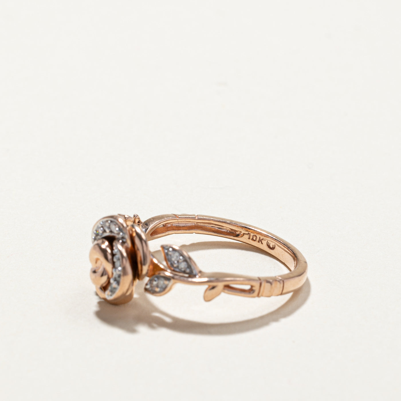 Bague en or et diamants à motif floral | 0,10 ct | Taille 7 |