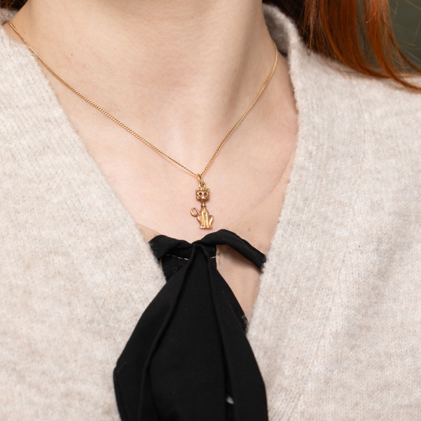 Red Glass Cat Charm | 0.01ctw