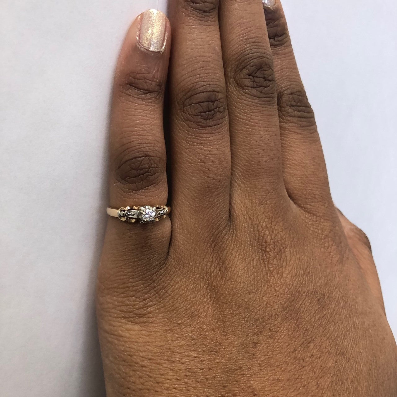 Illusion Set Diamond Ring | 0.15ctw | SZ 5.5 |