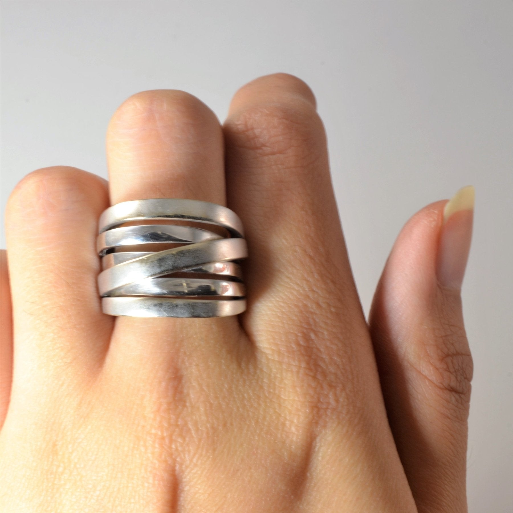 'UnoAerre' Textured Crossover Ring | SZ 7 | - 100 Ways