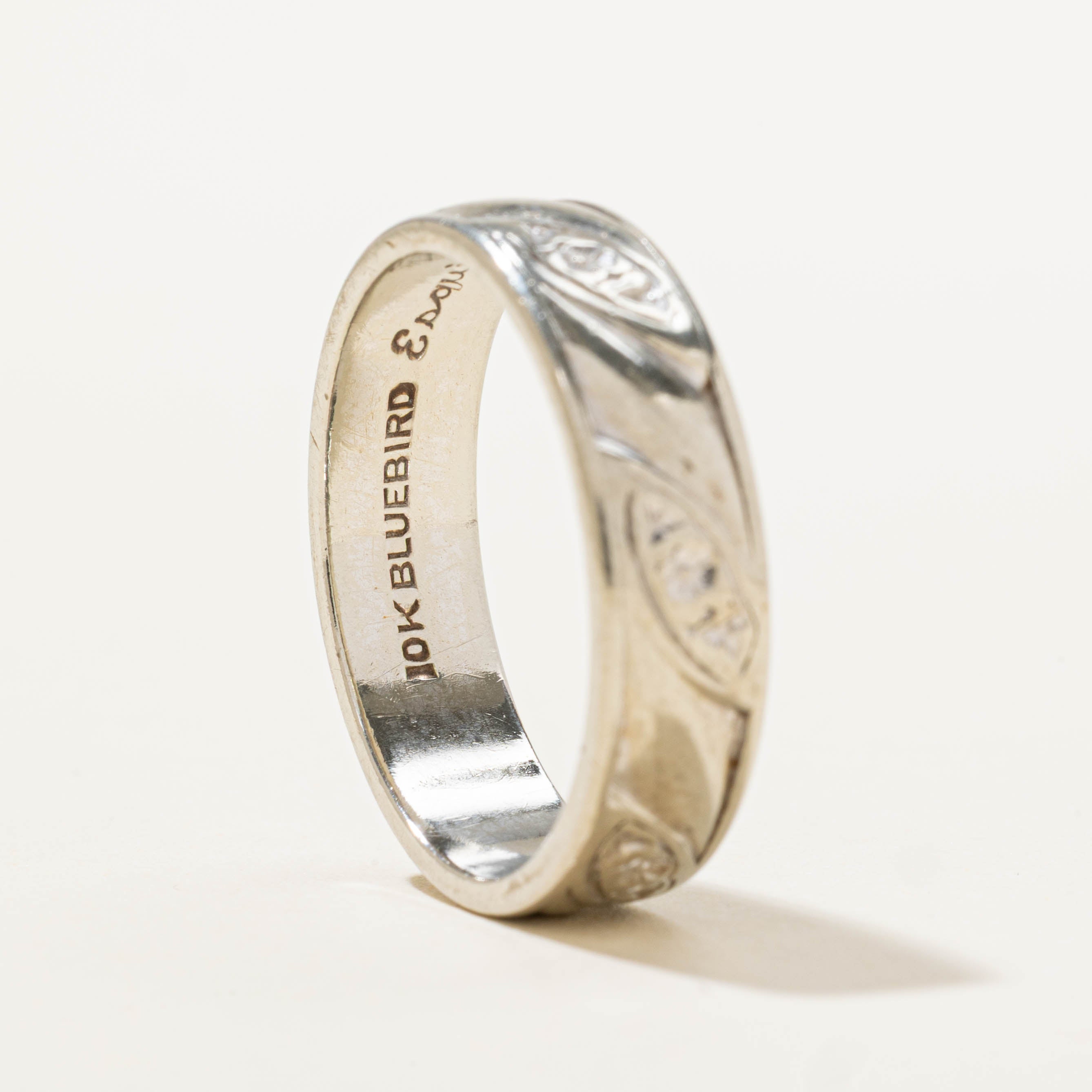 ‘Bluebird’ 10k Floral Engraved Band | 5.80mm | SZ 9.75