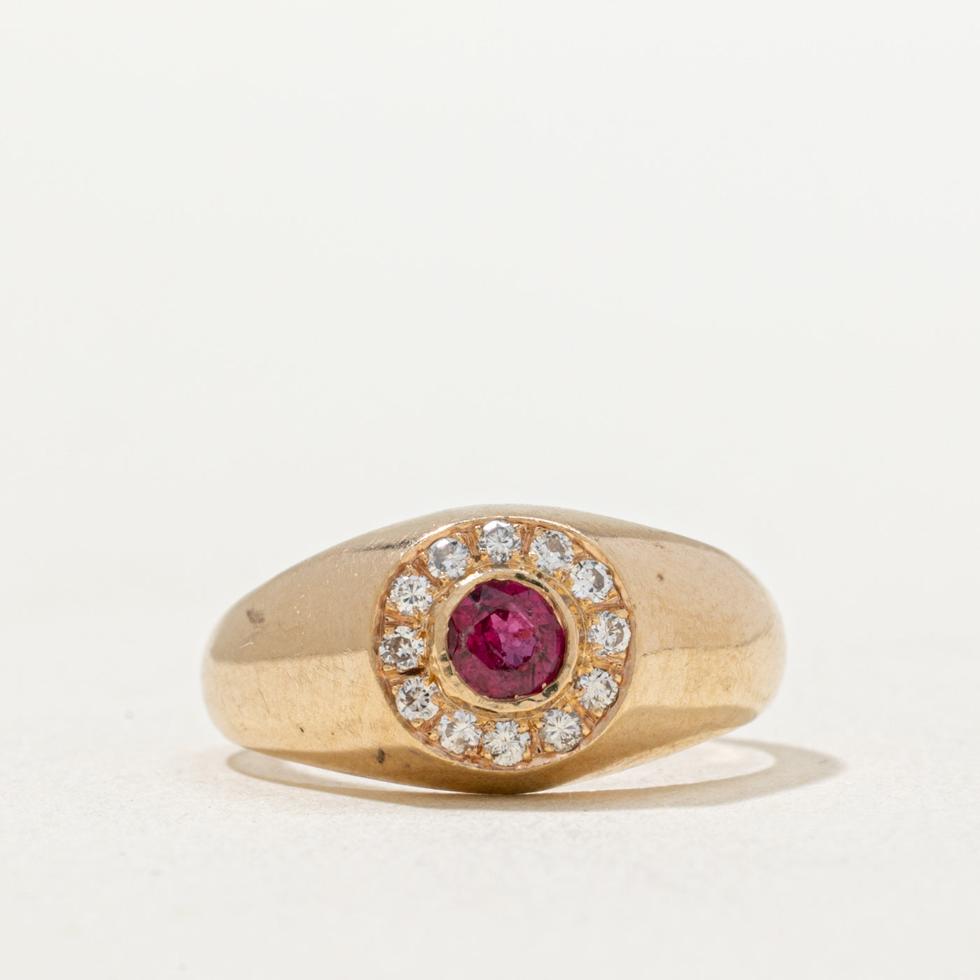 Bague halo rubis et diamants | 0,20 ct, 0,12 ct au total | Taille 4,5
