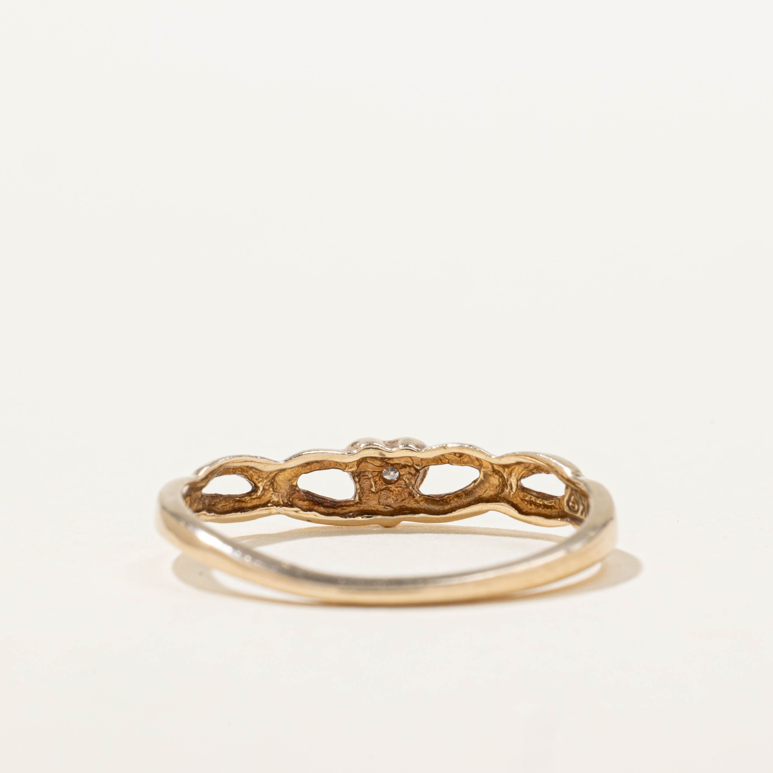 10k Heart Diamond Crossover Ring | SZ 6