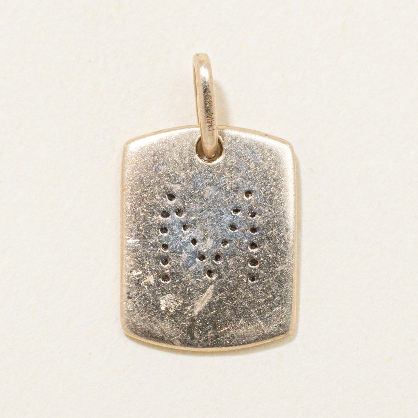 Breloque initiale « M » en diamant 10 carats