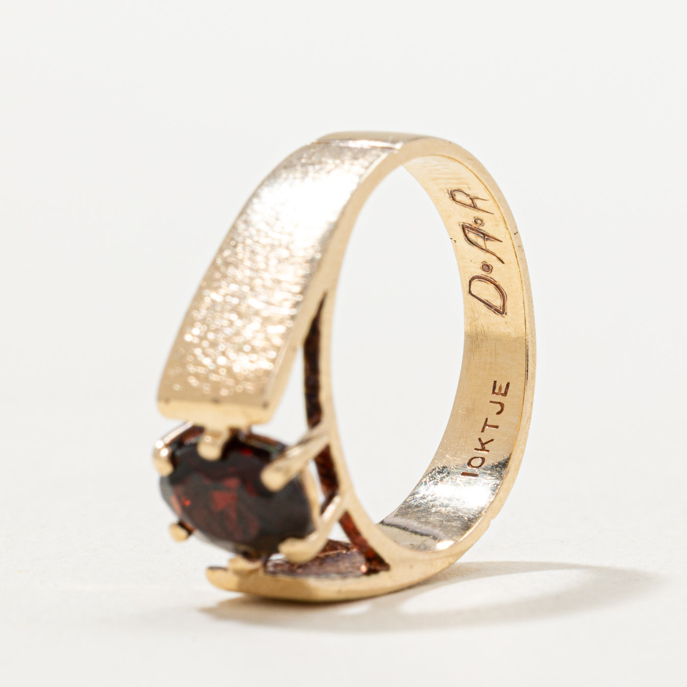 Solitaire Oval Cut Garnet Ring | 0.75ct | SZ 5