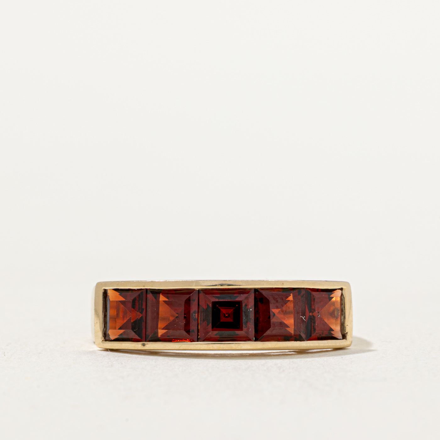 Bague sertie de grenats en canal | 1,75 ct | Taille 7,25