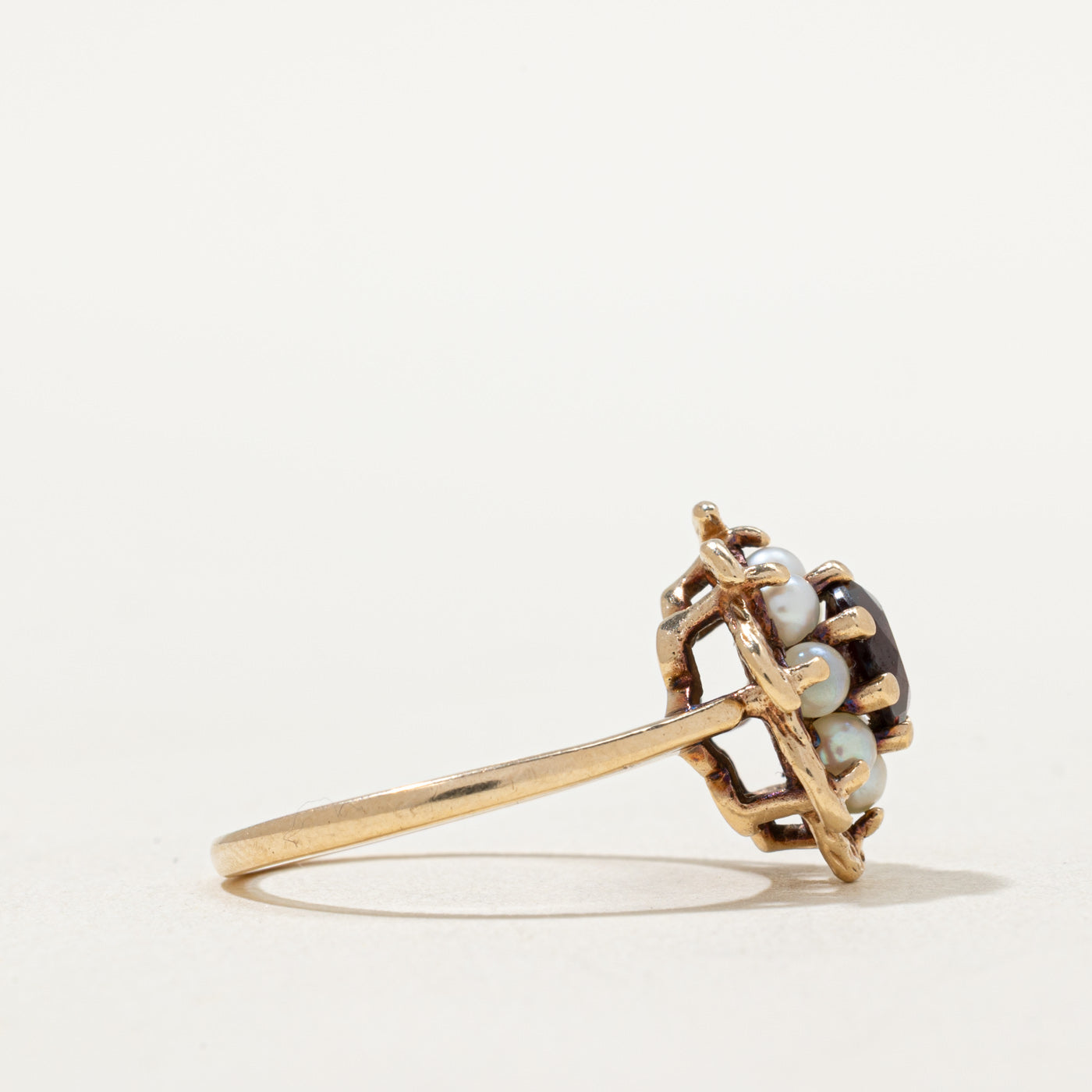 Garnet & Simulated Pearl Ring | 0.90ct, 2.50mm | SZ 7