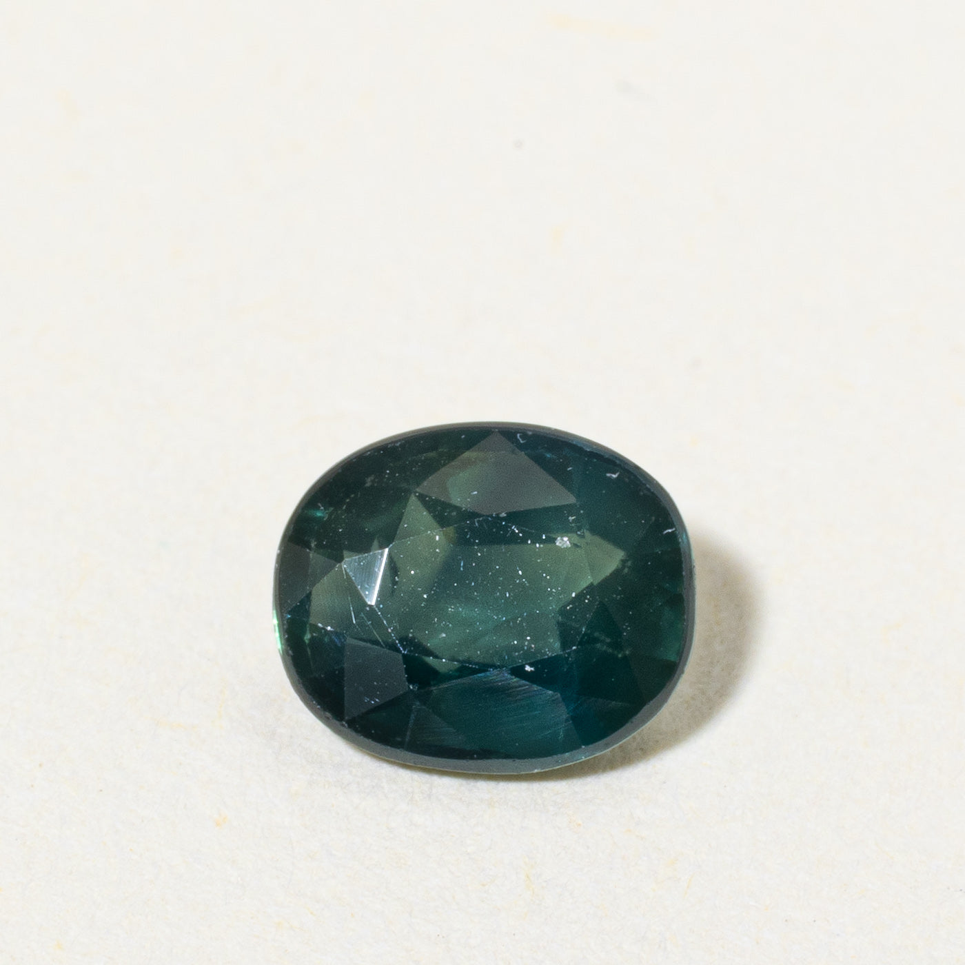 Saphir vert ovale non serti | 1,20 ct