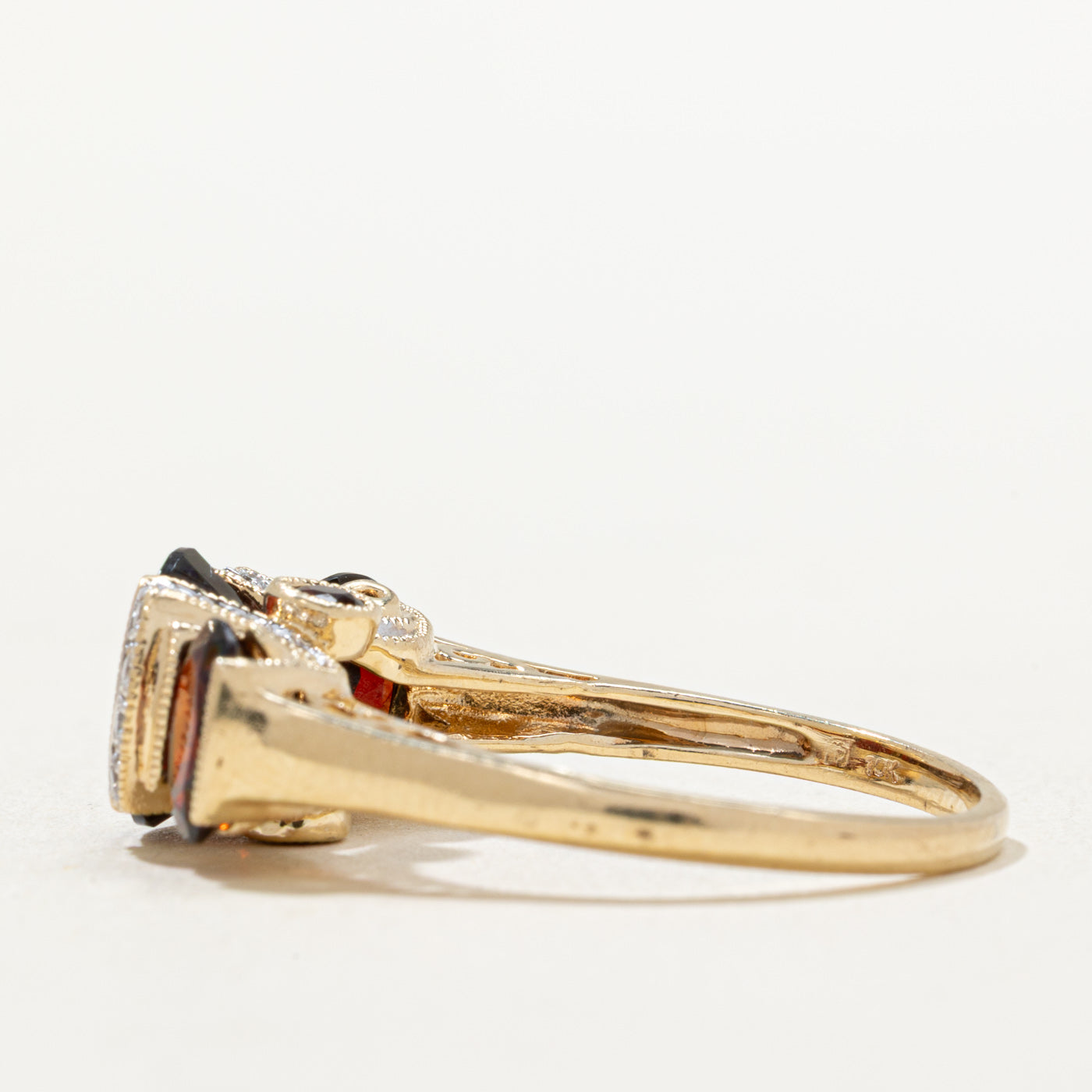 Bague cocktail en grenat et diamants | 3,90 ct, 0,14 ct | Taille 9,5