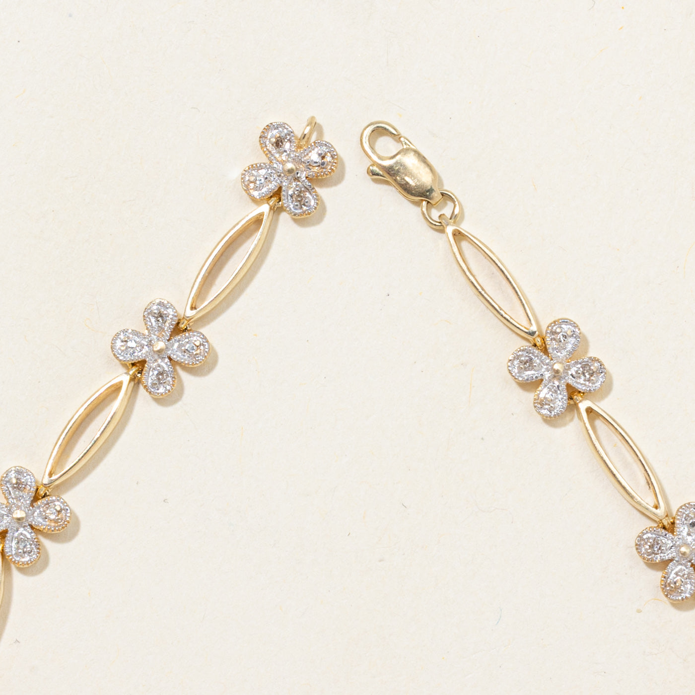 Diamond Flower Link Bracelet | 0.11ctw | 7.5"