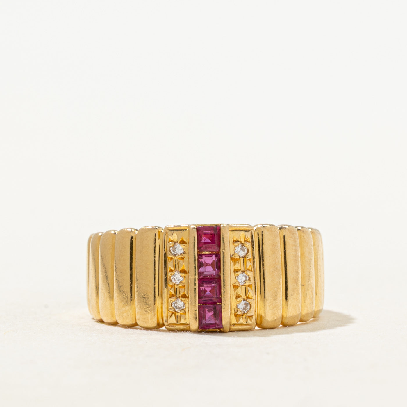 18k Ruby & Diamond Column Fluted Band | 0.12ctw, 0.01ctw | SZ 5.75