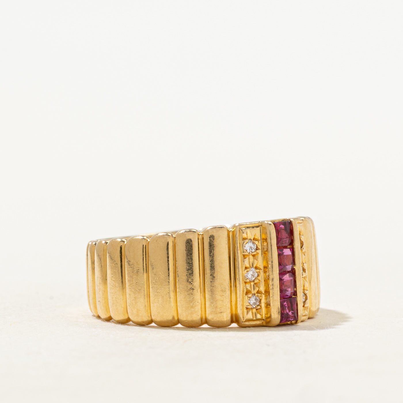 18k Ruby & Diamond Column Fluted Band | 0.12ctw, 0.01ctw | SZ 5.75