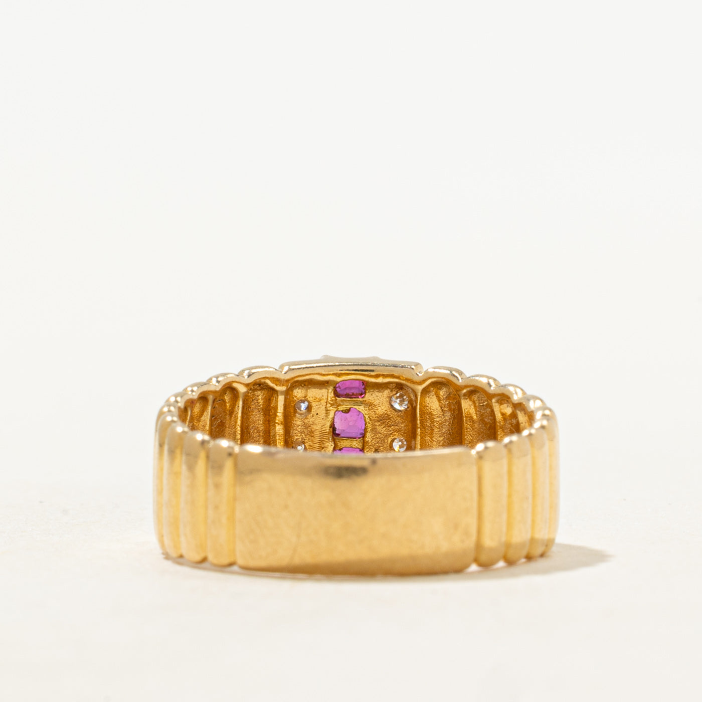 18k Ruby & Diamond Column Fluted Band | 0.12ctw, 0.01ctw | SZ 5.75