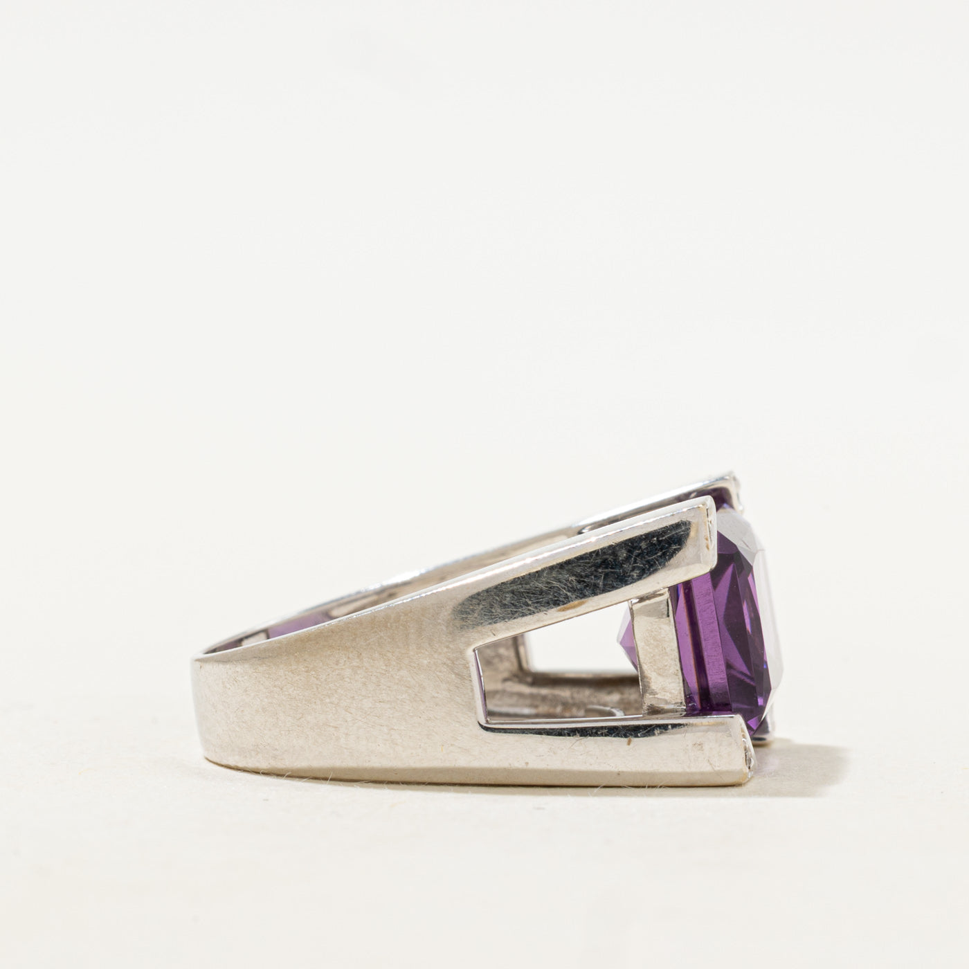 18k East West Amethyst & Diamond Cocktail Ring | 6.00ct, 0.02ctw | SZ 5.25
