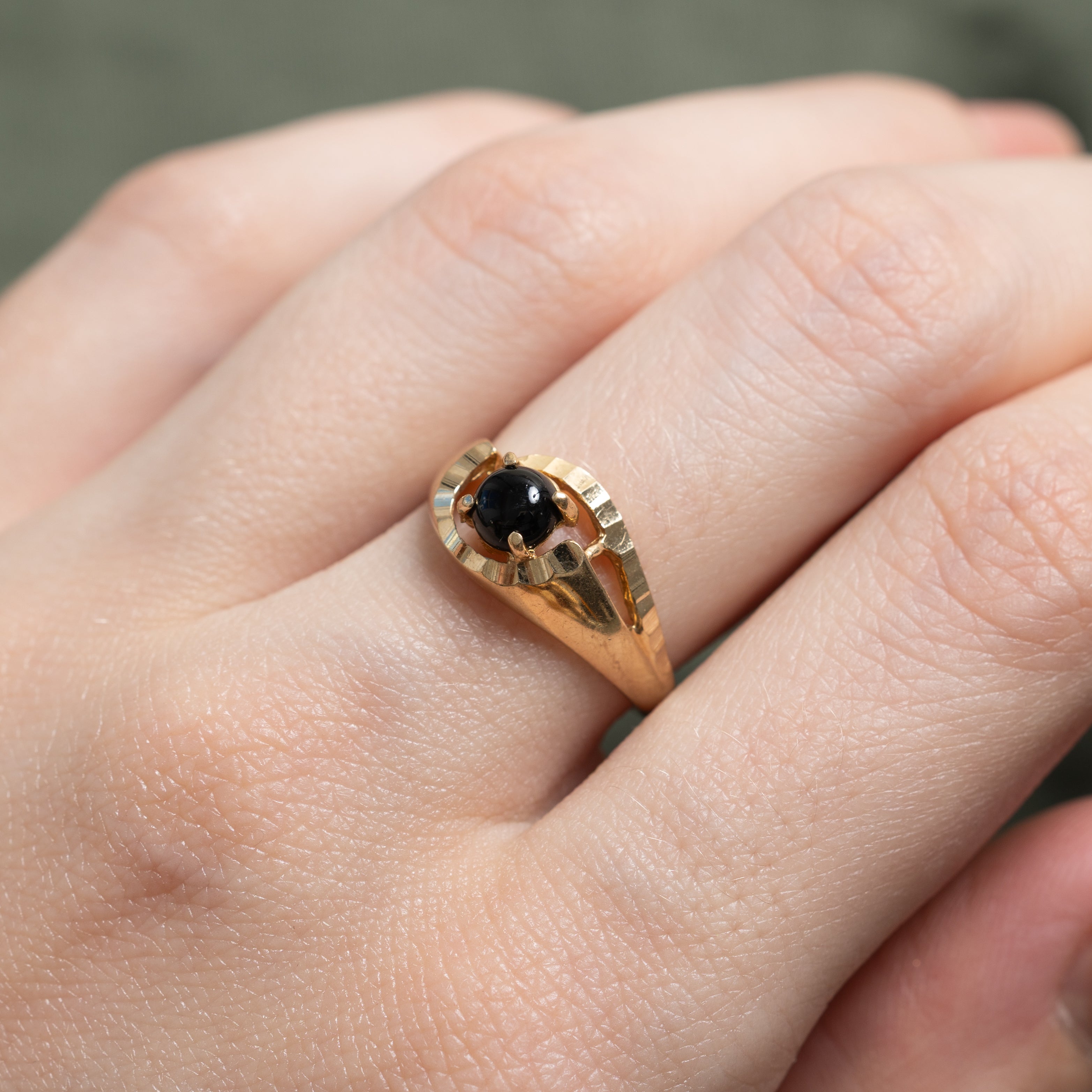 Cabochon Onyx Open Bypass Ring | SZ 6