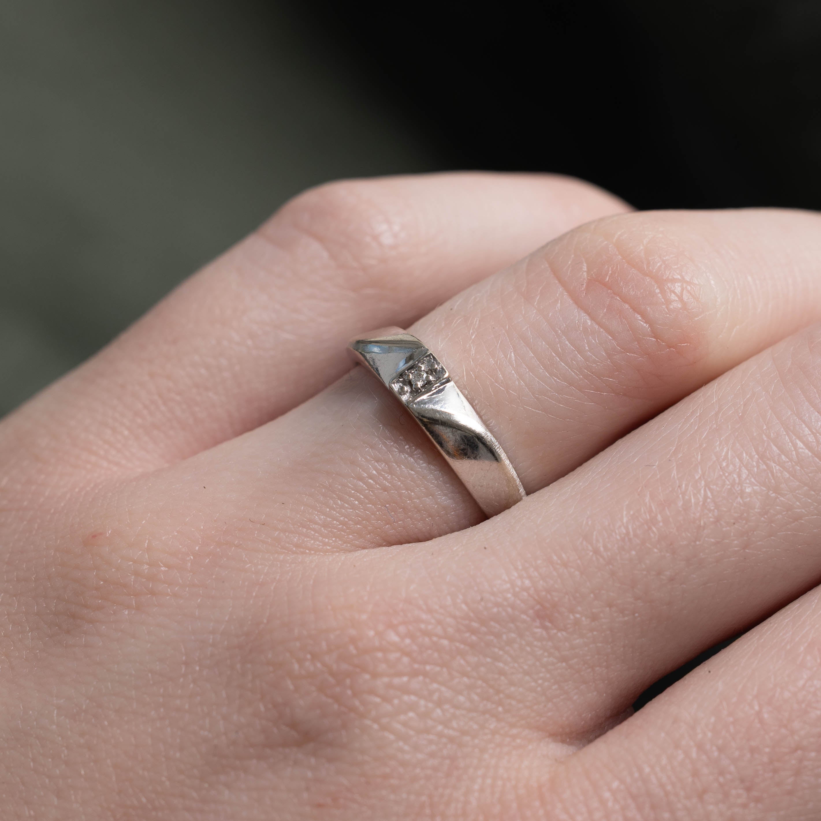 10k Diamond Grooved Band | SZ 4