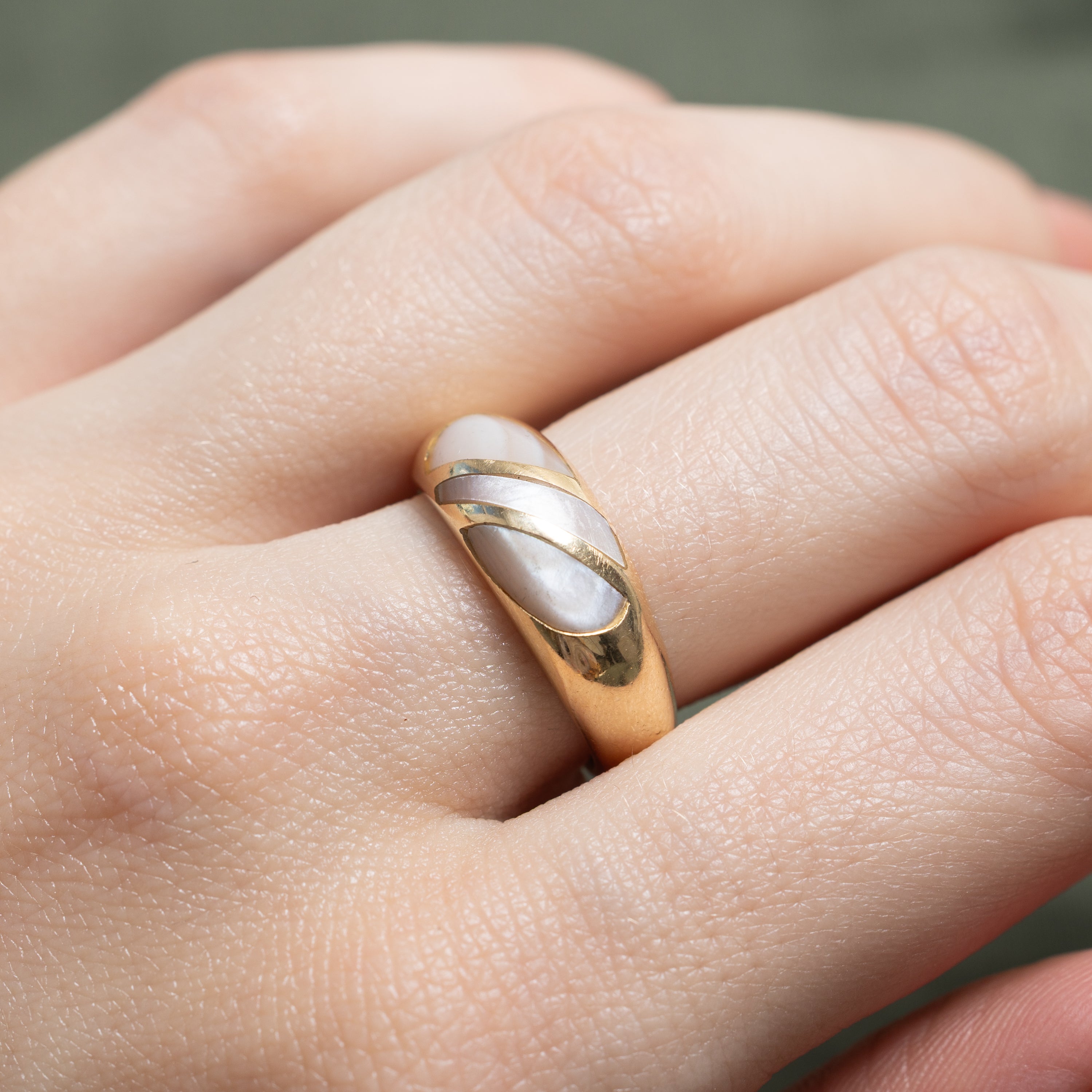 Mother of Pearl Dome Ring | SZ 6.25