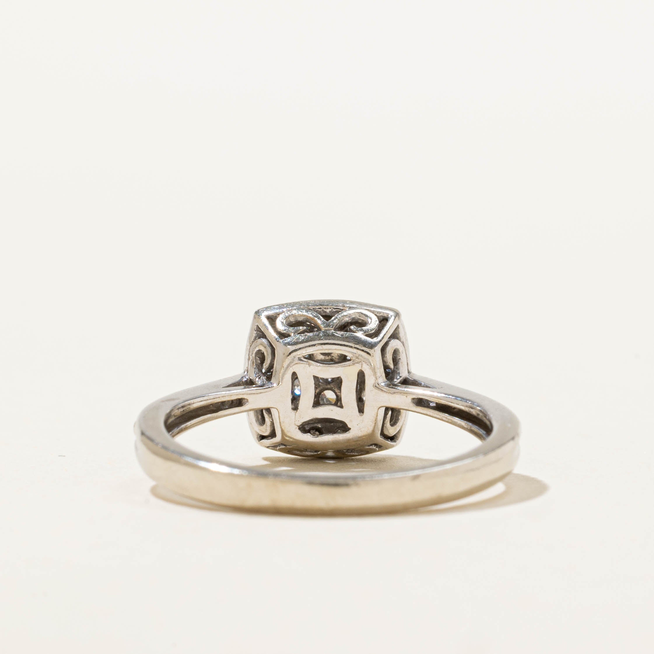 10k White Gold Diamond Cluster Milgrain Ring | SZ 4.5