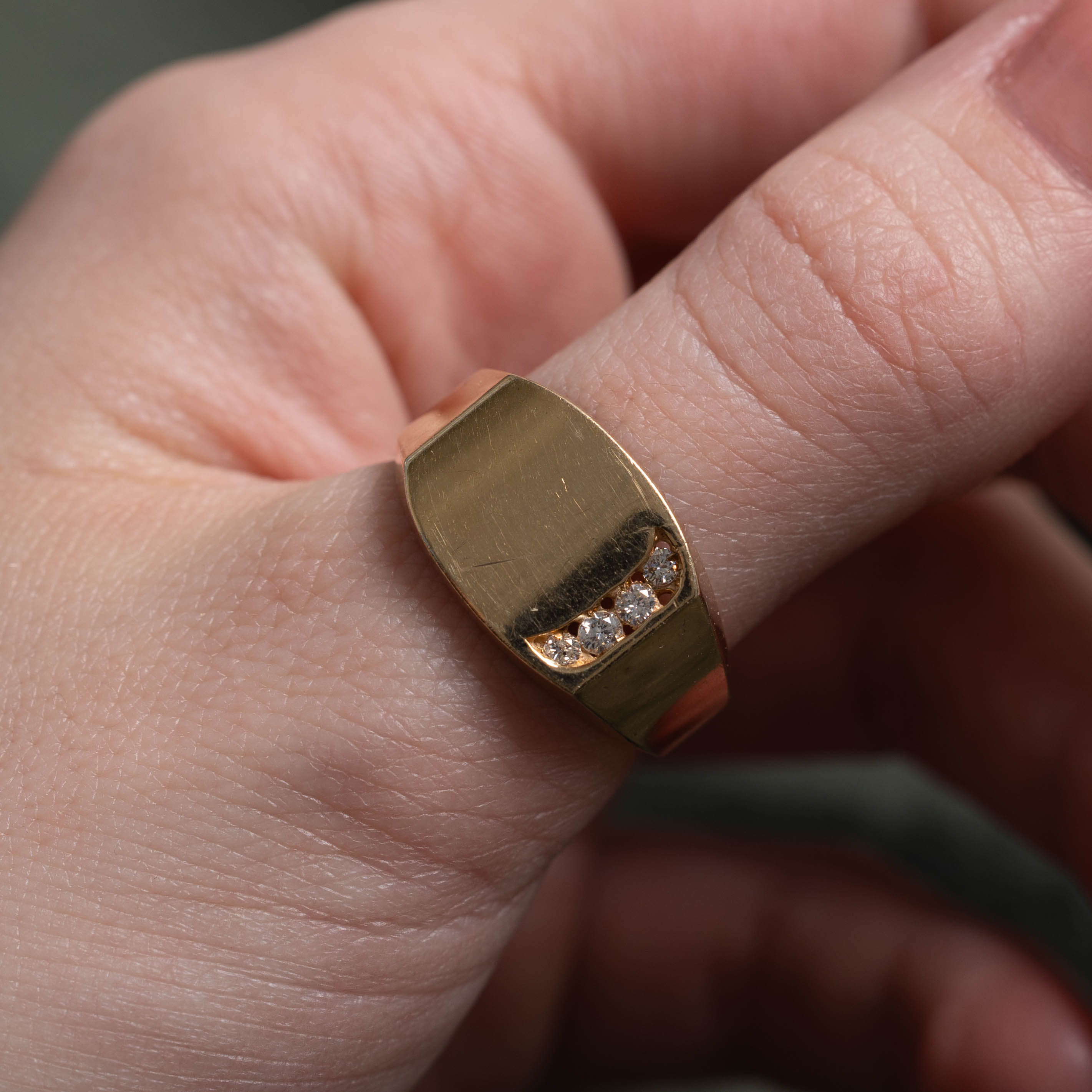 14k Side Diamond Accented Signet Ring | SZ 9.75