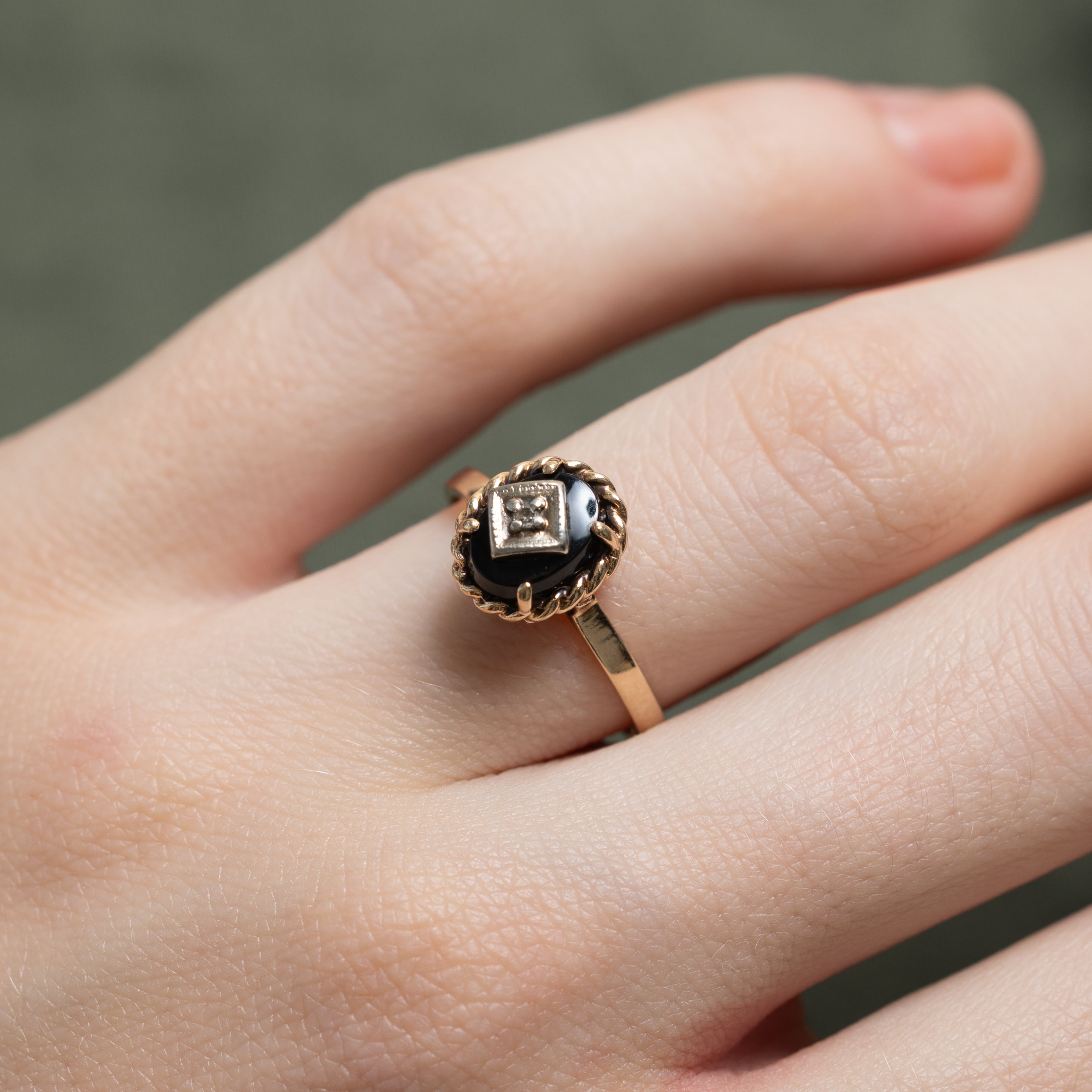 Oval Onyx & Diamond Ring | 0.005ct | SZ 5.75