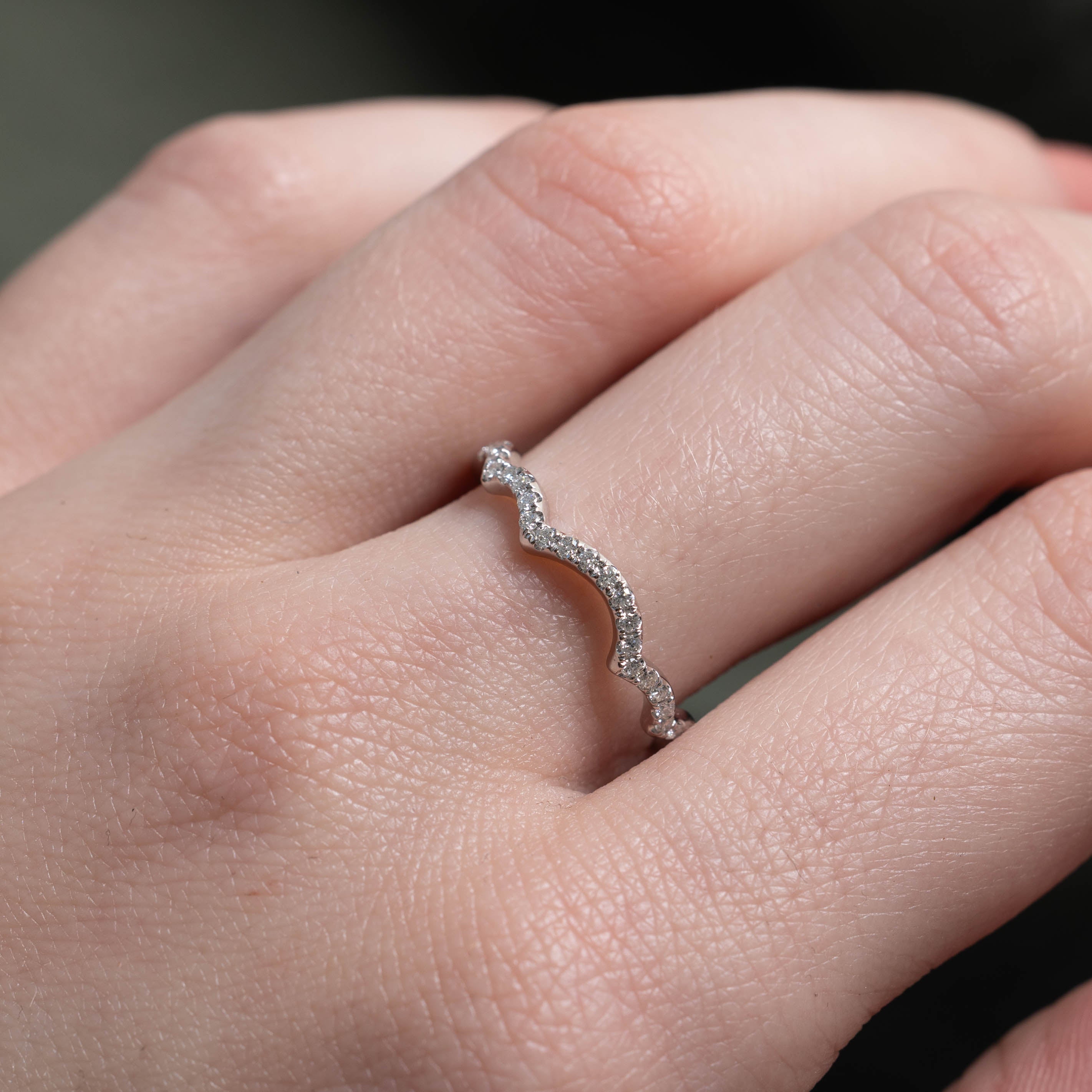 14k Wave Pavé Set Diamond Contour Ring | SZ 7