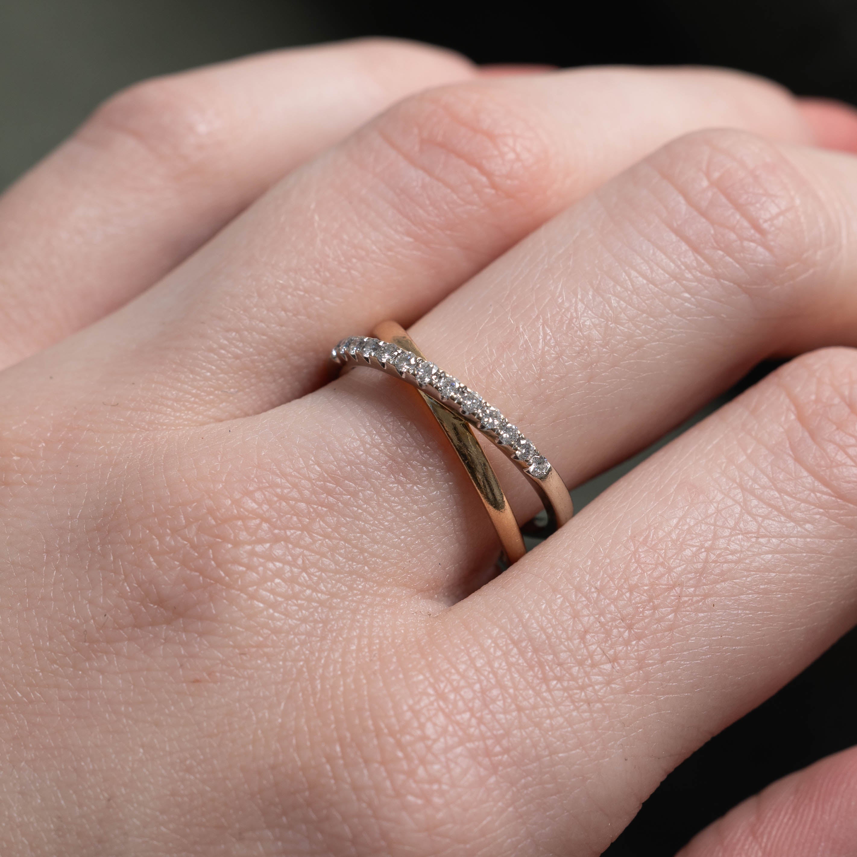 14k Semi Eternity Diamond Crossover Ring | SZ 7