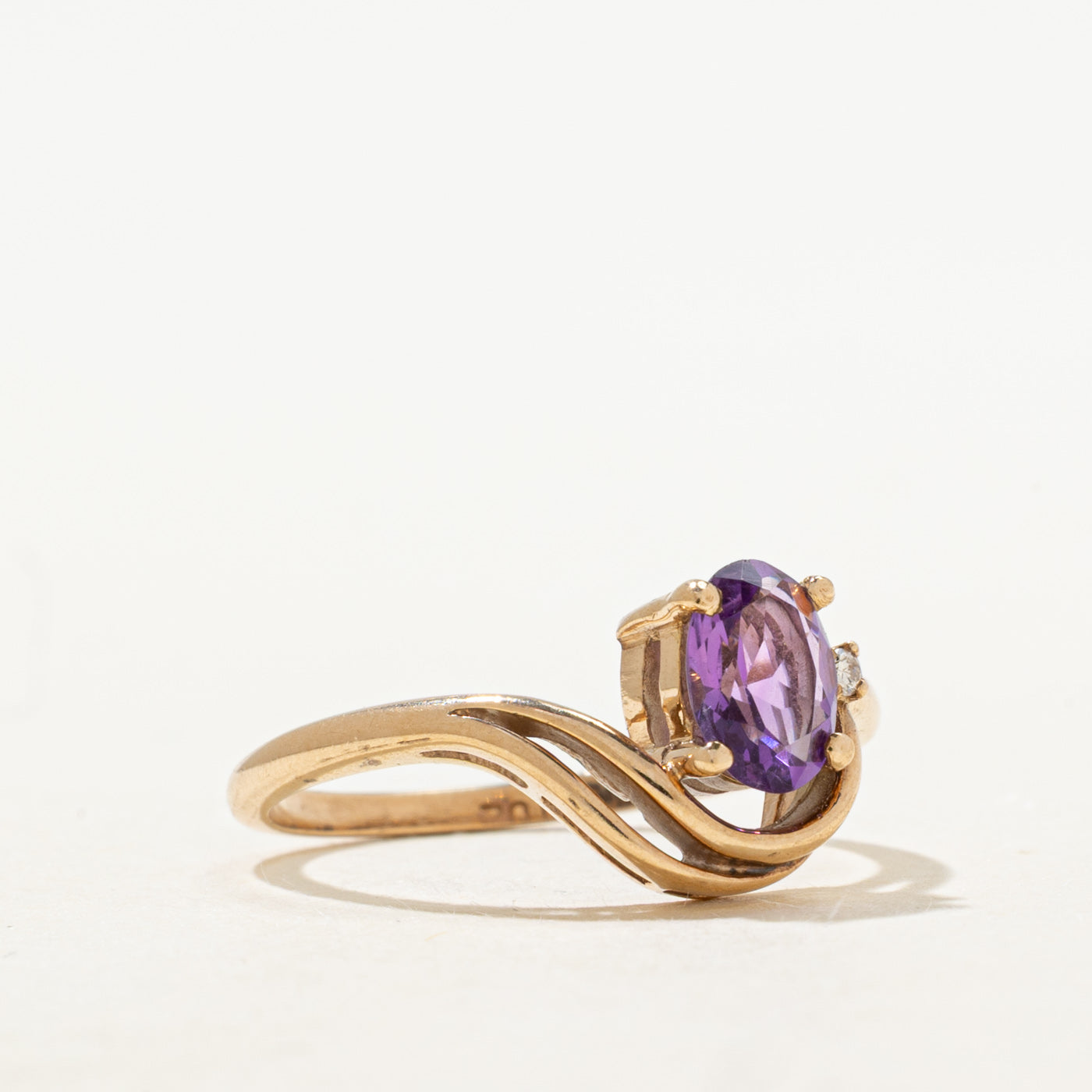 Amethyst & Diamond Offset Ring | 0.57ct, 0.01ct | SZ 7.25