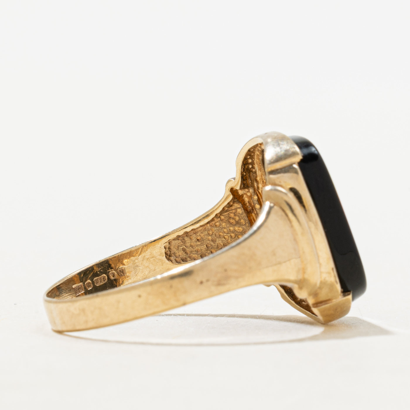 1987 London Bezel Set Onyx & Diamond Ring | 2.85ct, 0.005ct | SZ 9.5