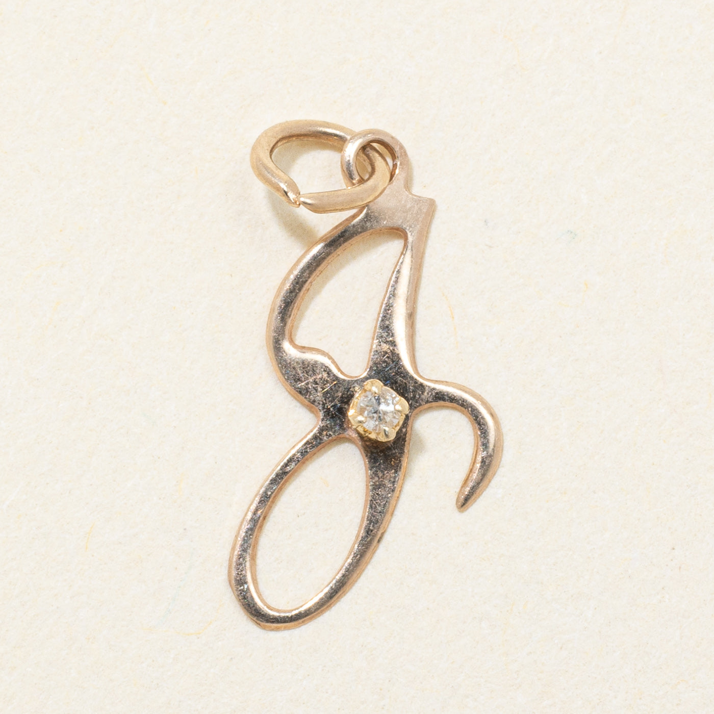 Breloque initiale « J » en or jaune 10 carats avec diamant