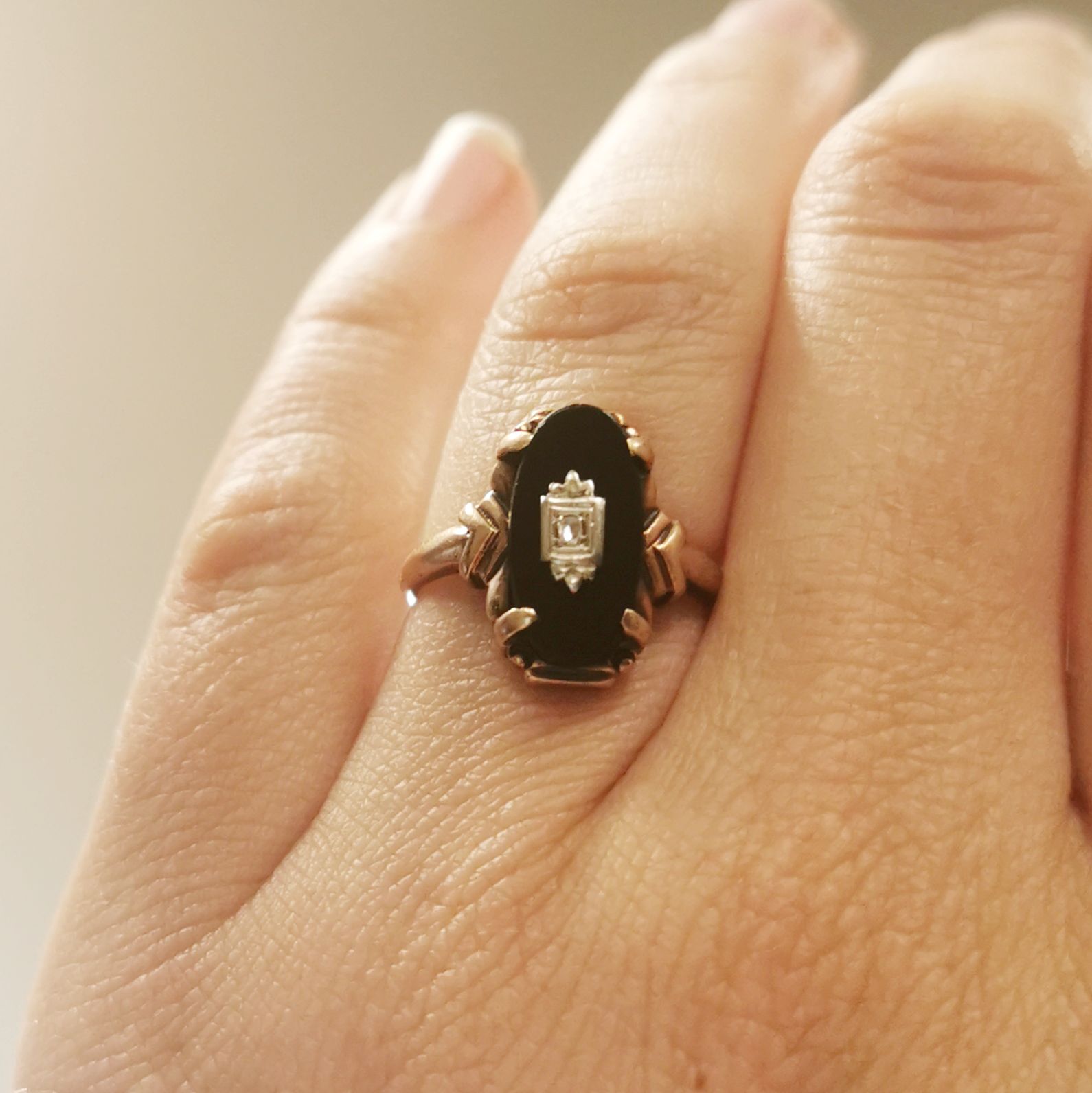 Bague en onyx et diamant taille rose, début des années 1900 | 1,81 ct | Taille 6,25 |