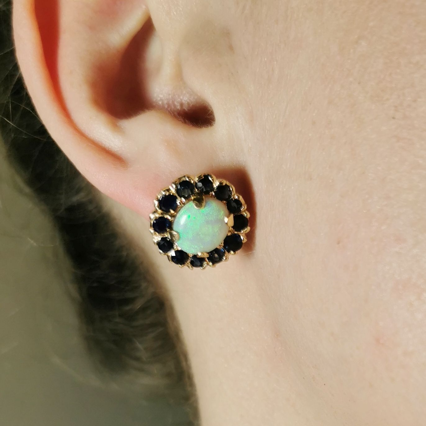 Boucles d'oreilles puces halo opale et saphir | 3,20 ct, 3,36 ct |