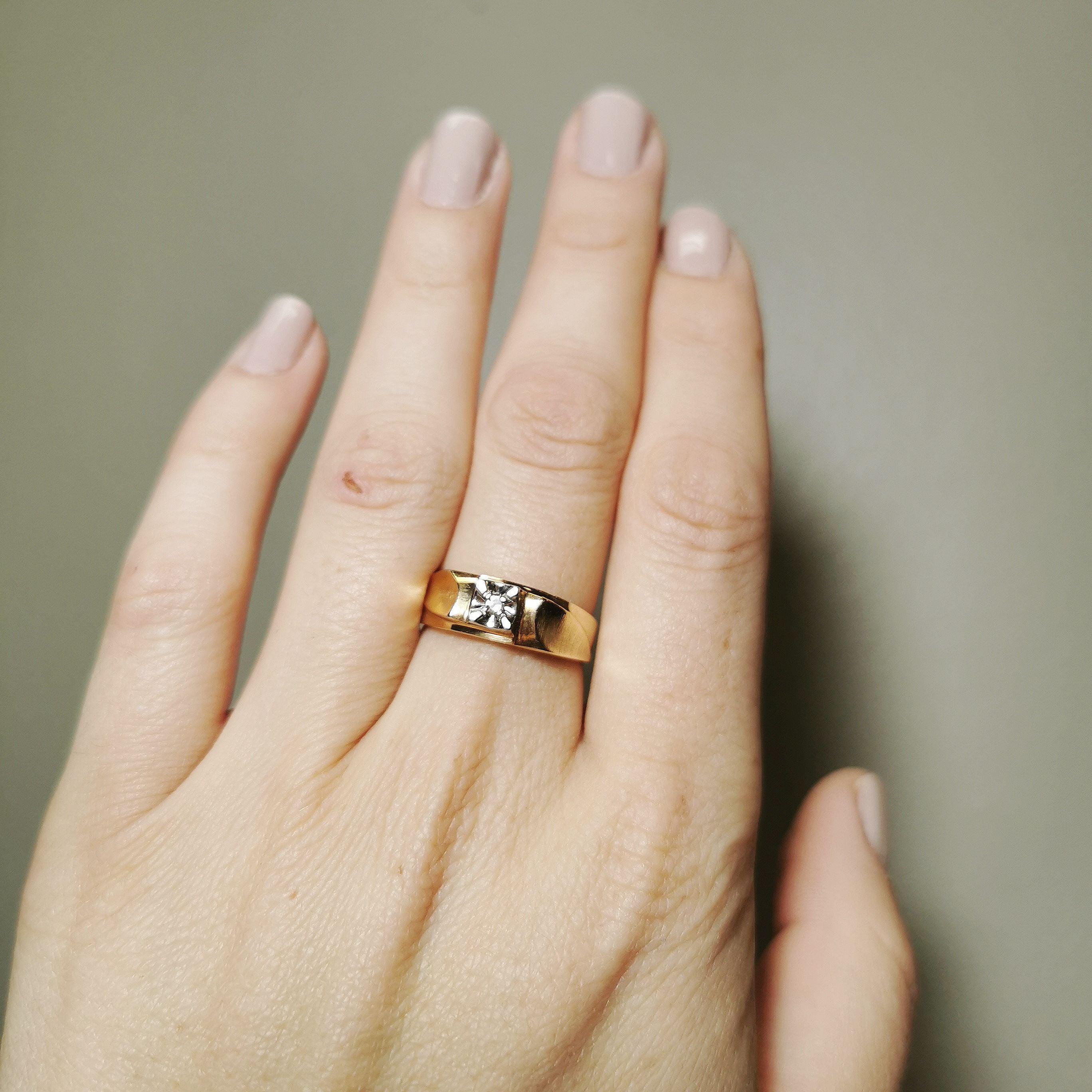 Illusion Set Diamond Ring | 0.03 ct | SZ 8.75 |