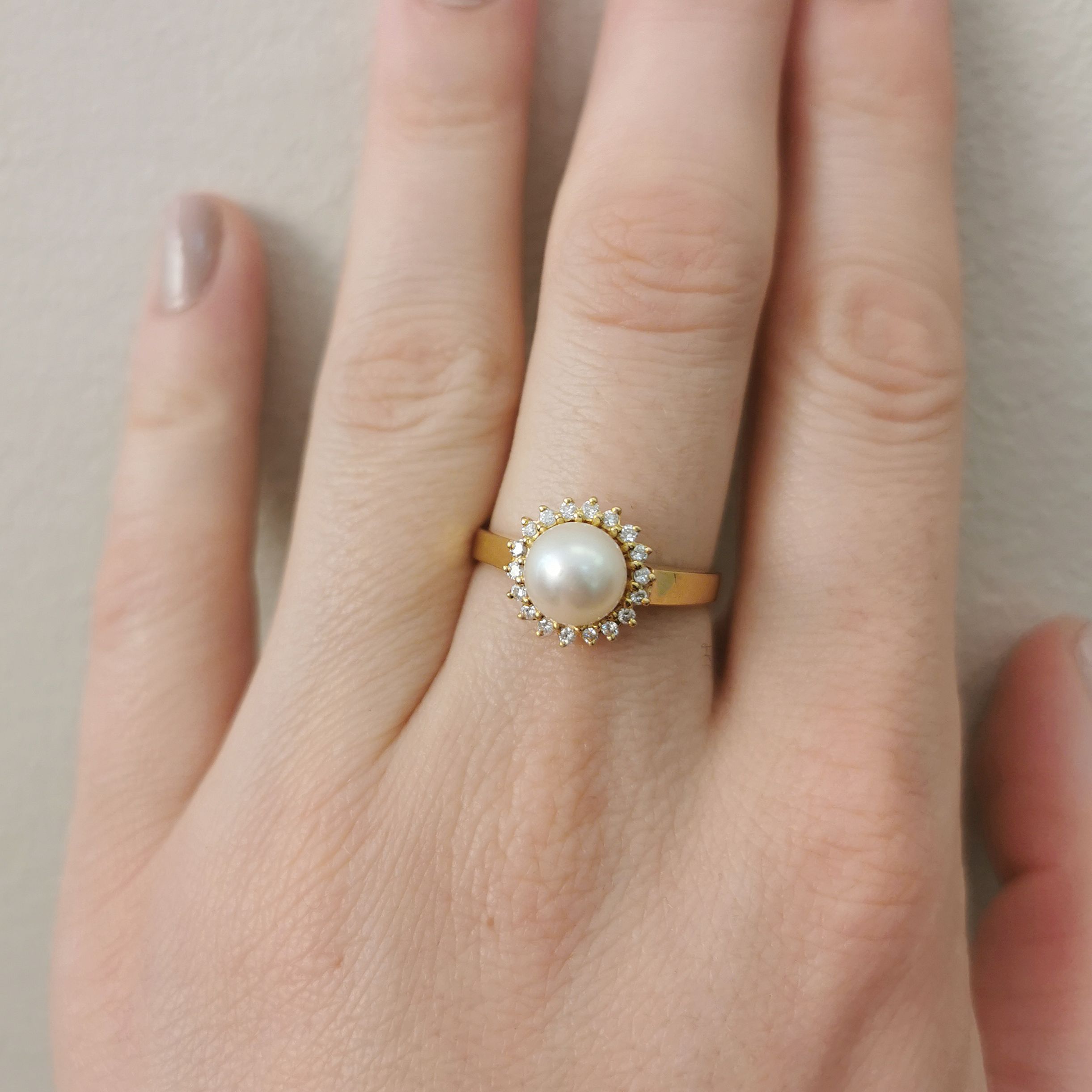 Pearl & Diamond Halo Ring | 0.18ctw, 3.10ct | SZ 9.25 |