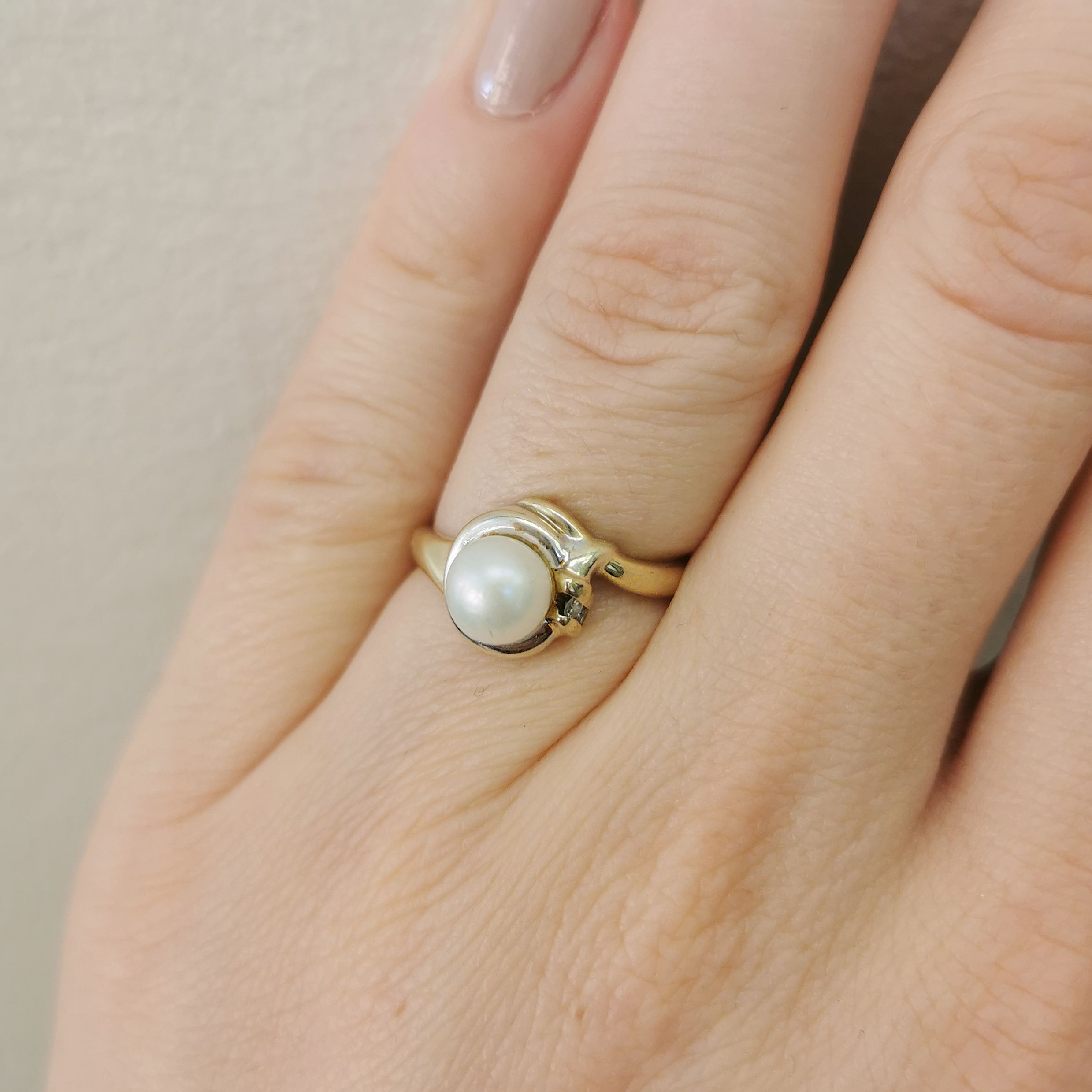 Pearl & Diamond Bypass Ring | 0.03ctw, 1.94ct | SZ 6.5 |
