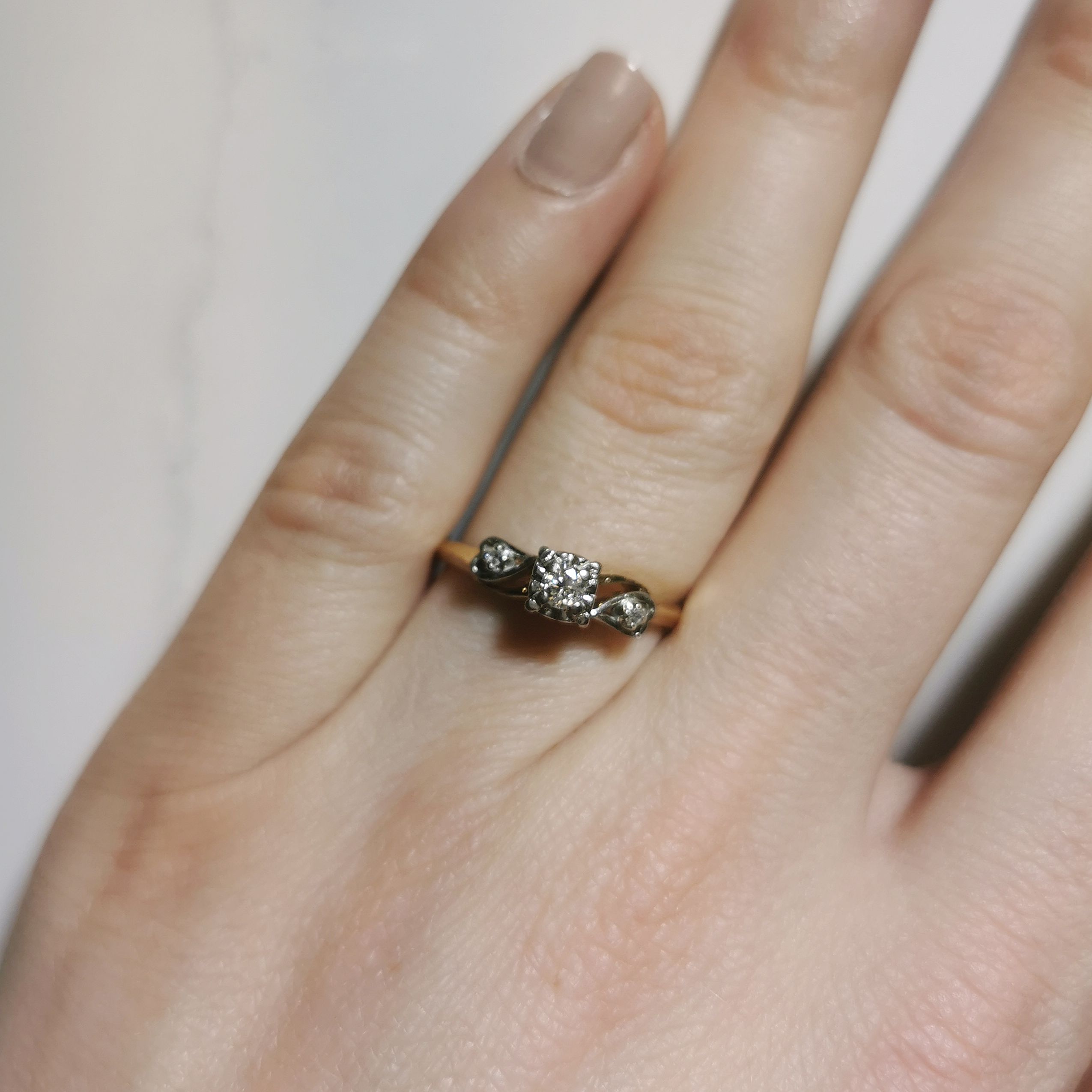 Retro Heart Twist Diamond Ring | 0.12ctw | SZ 7.5 |
