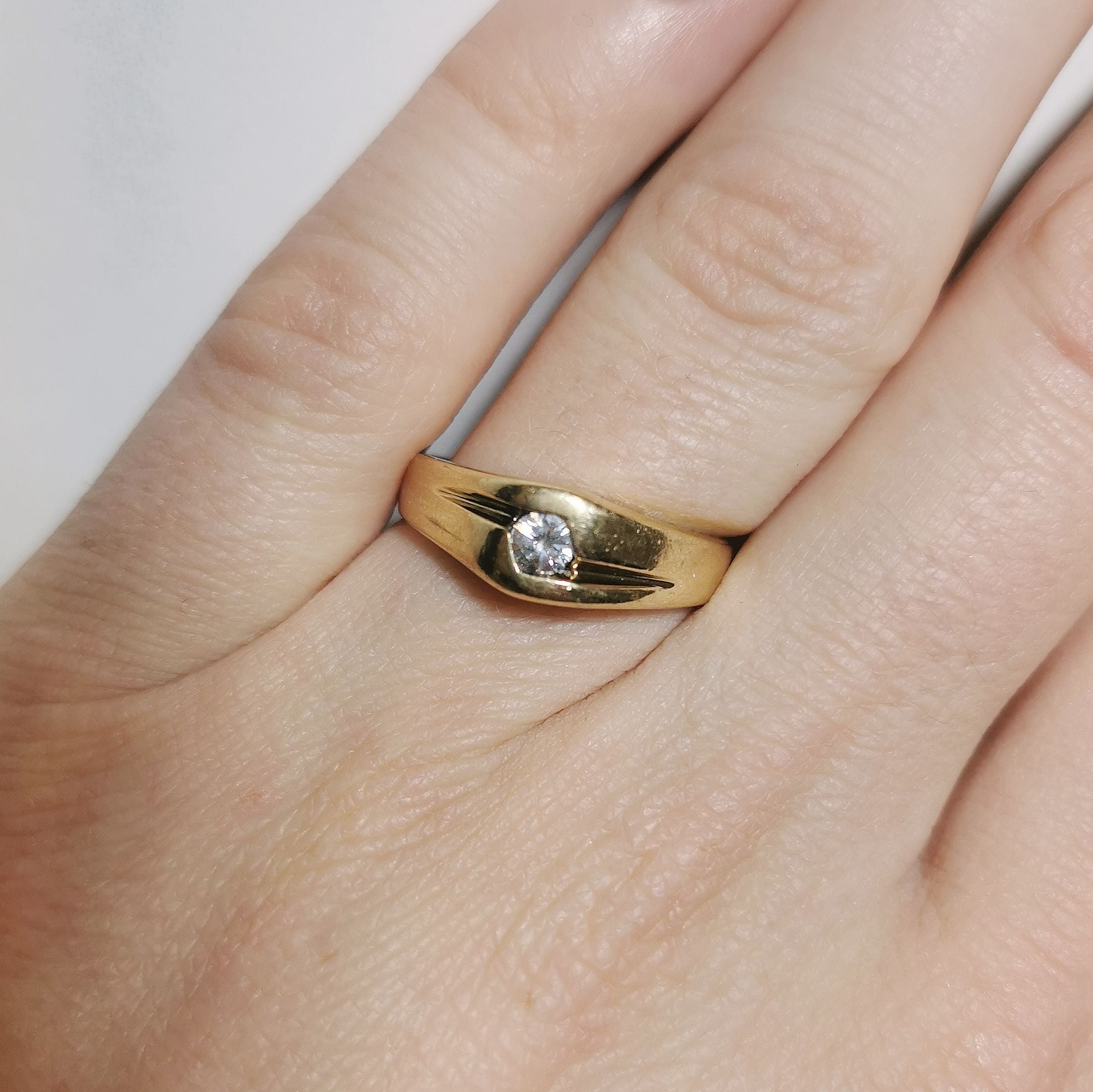 Offset Channel Diamond Ring | 0.15ct | SZ 8.5 |